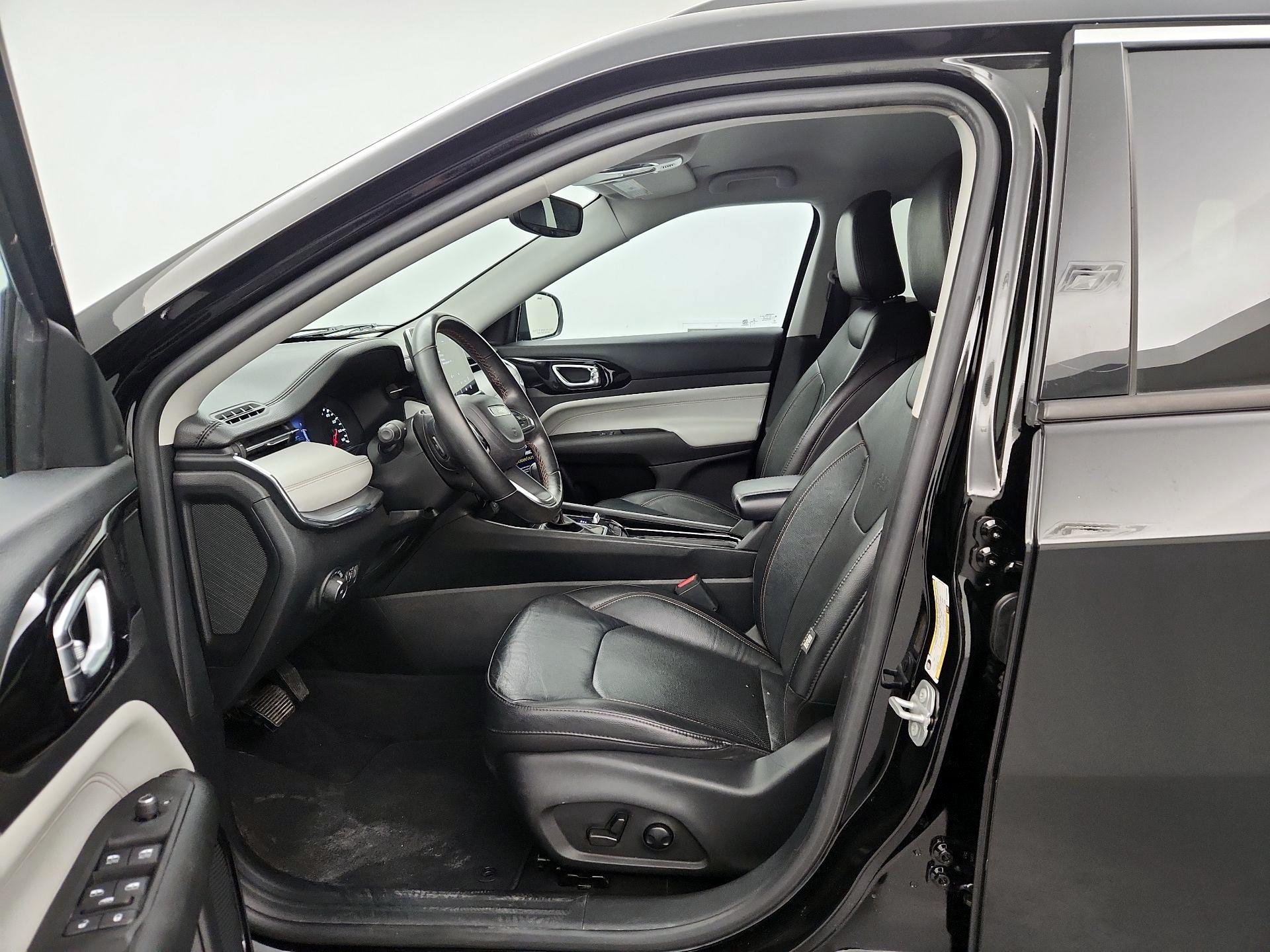 Thumbnail: 2022 Jeep Compass - 11