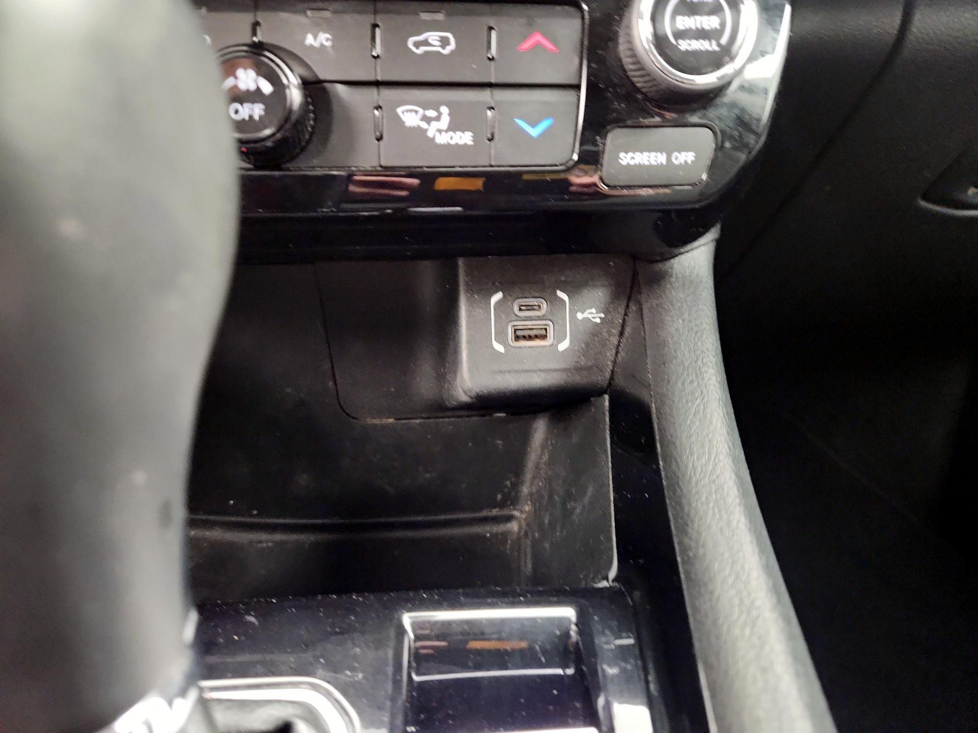 Thumbnail: 2022 Jeep Compass - 18