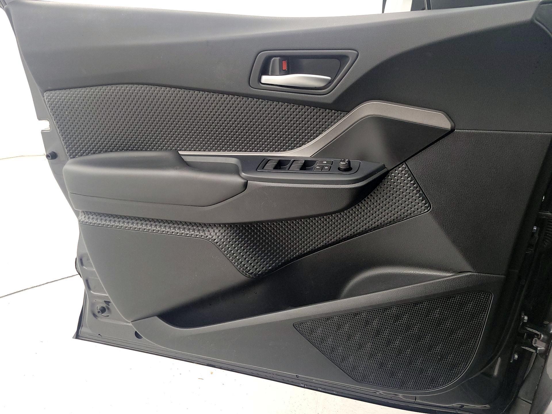 Thumbnail: 2021 Toyota C-HR - 12