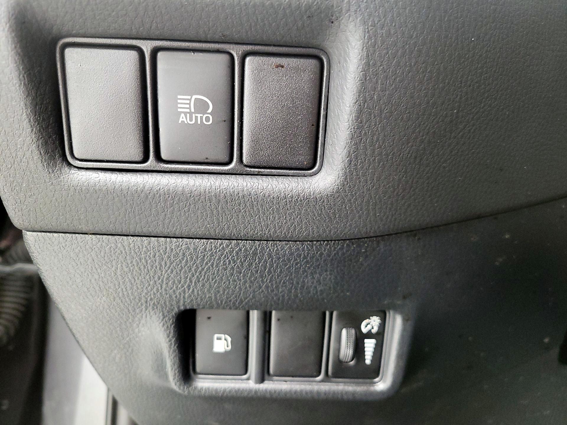 Thumbnail: 2021 Toyota C-HR - 13