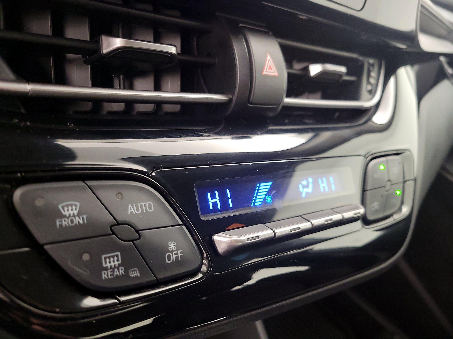 Thumbnail: 2021 Toyota C-HR - 16