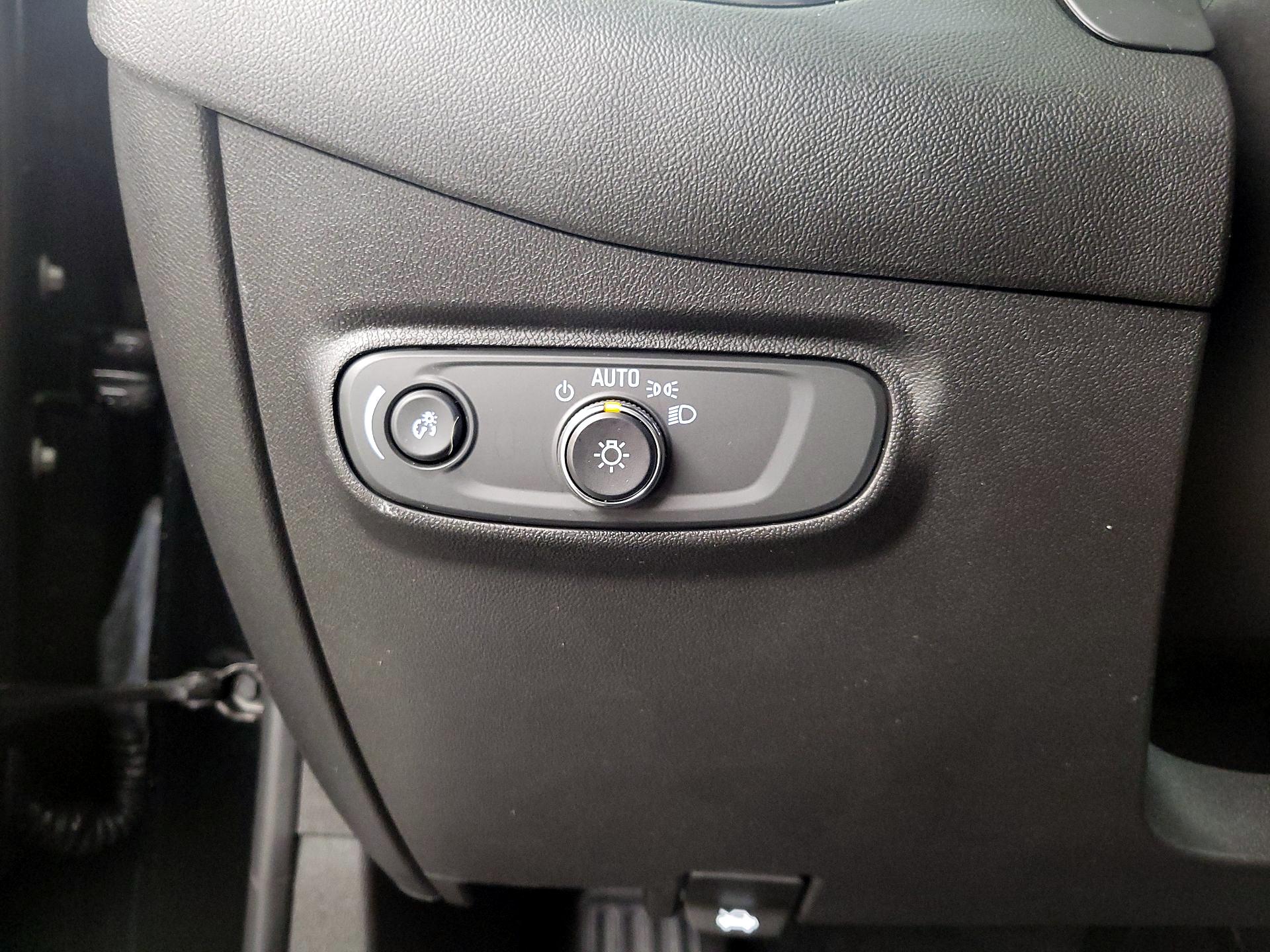 Thumbnail: 2022 Chevrolet Equinox - 13