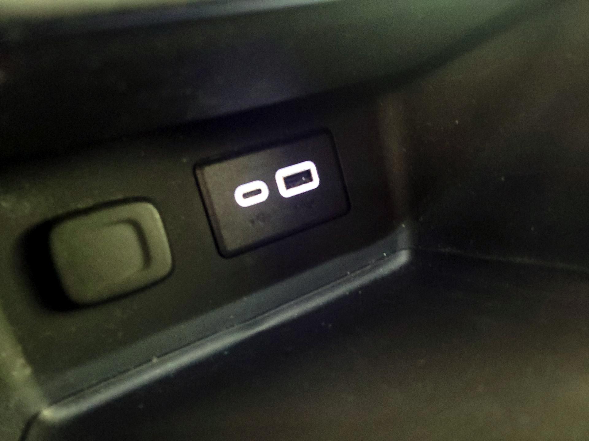 Thumbnail: 2023 GMC Acadia - 18