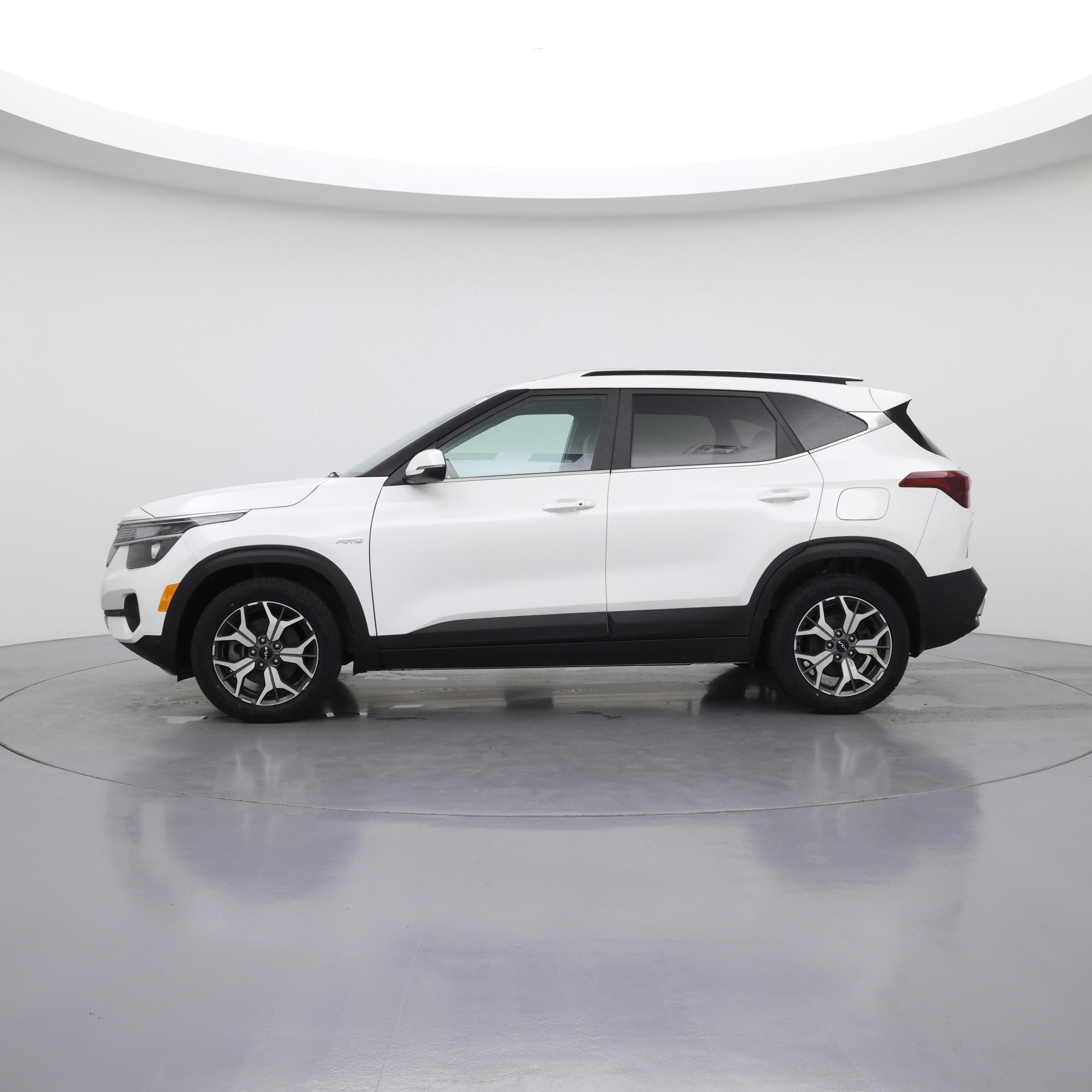 Thumbnail: 2022 Kia Seltos - 3