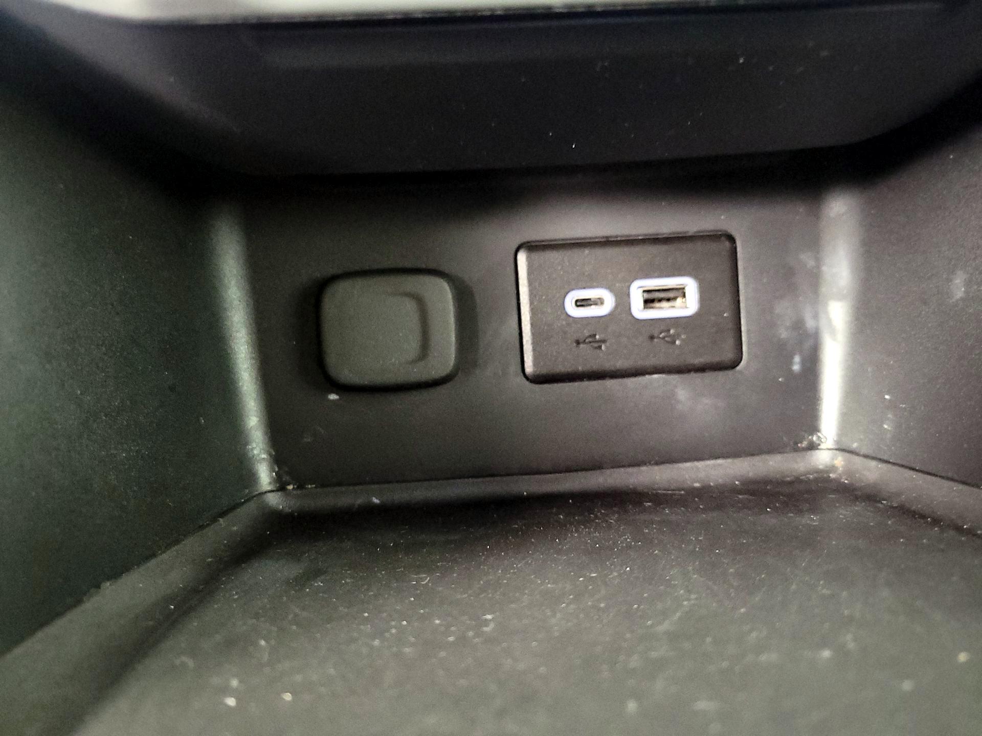 Thumbnail: 2023 GMC Acadia - 18