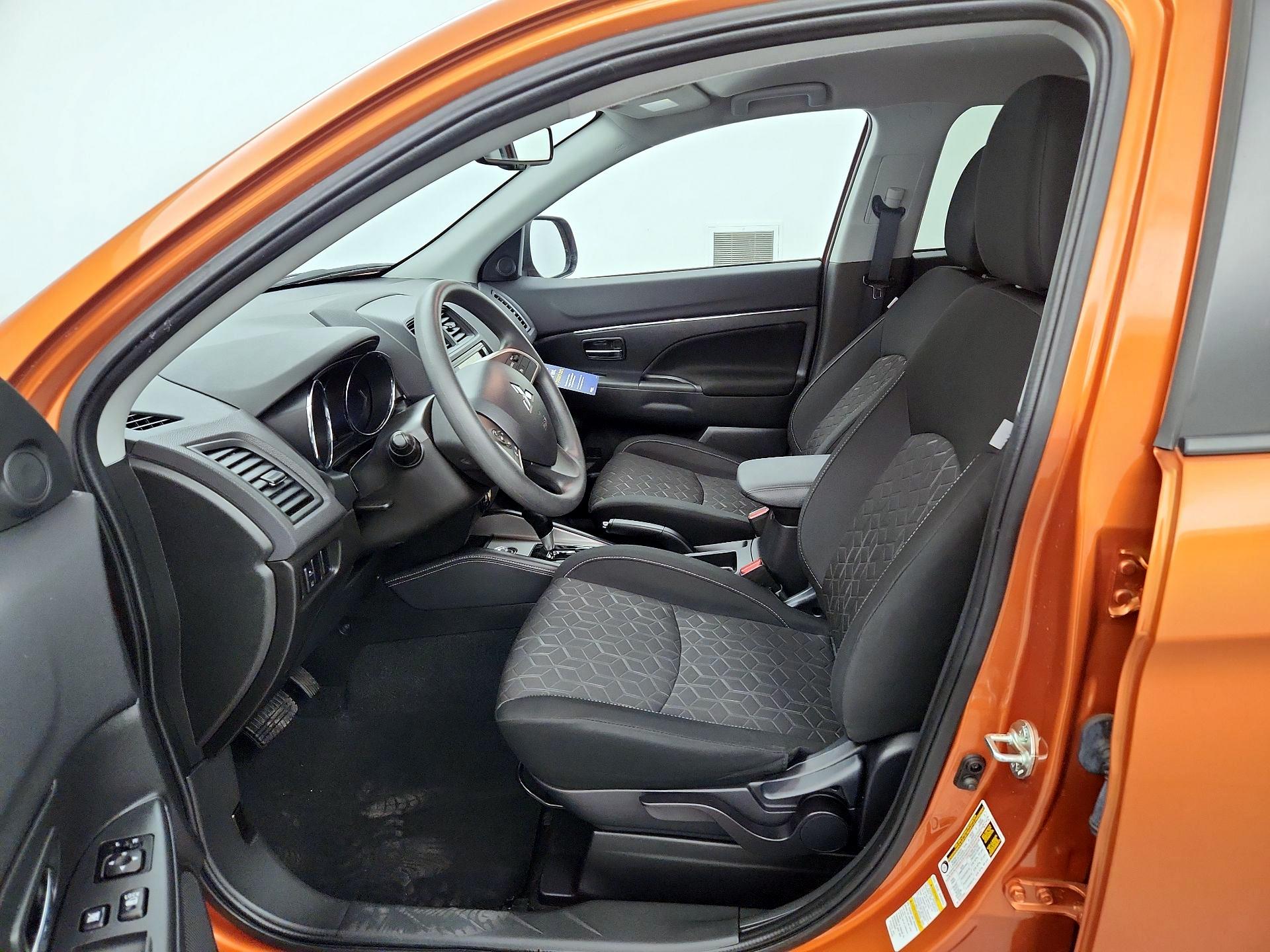 Thumbnail: 2023 Mitsubishi Outlander Sport - 11