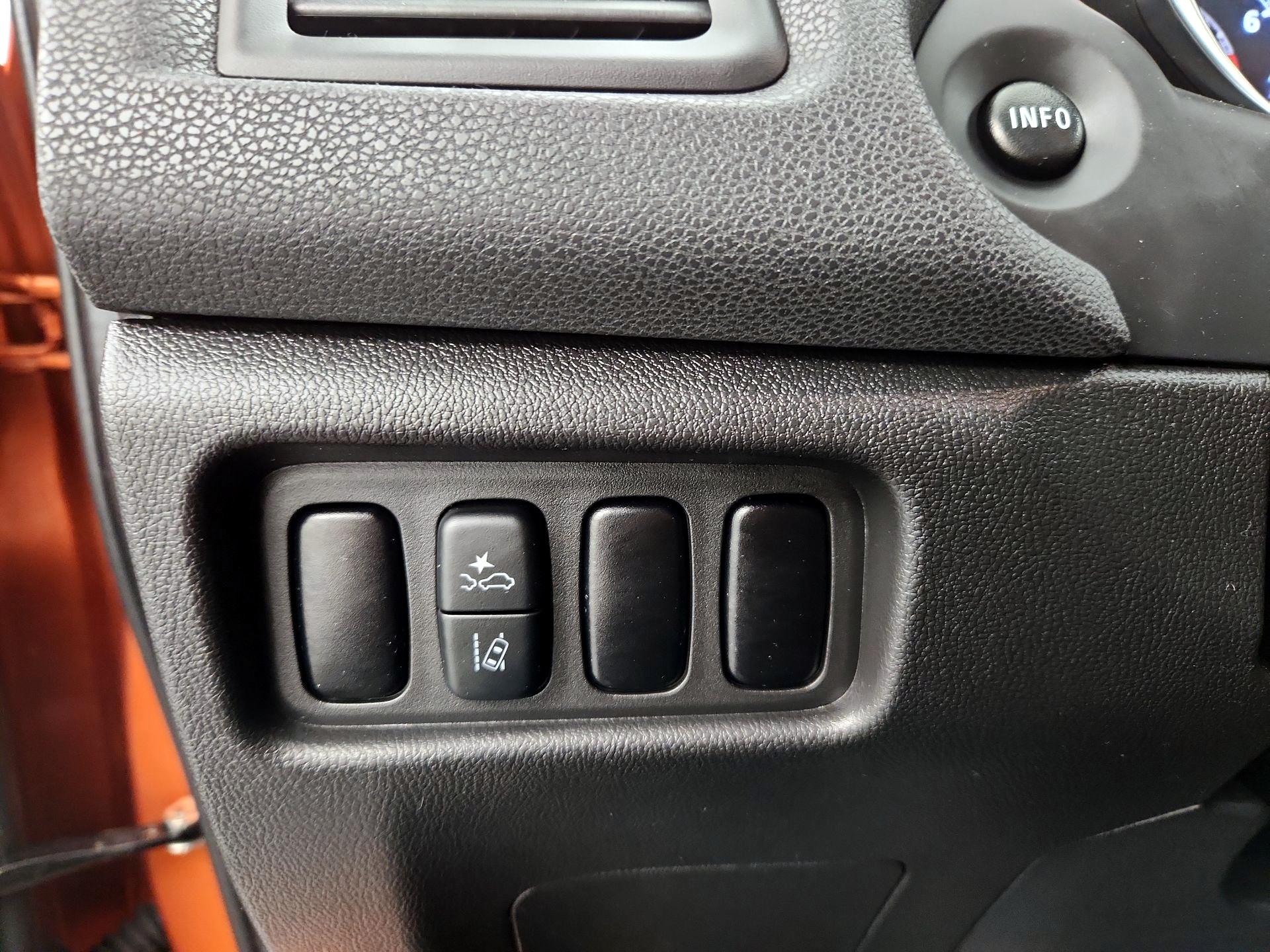 Thumbnail: 2023 Mitsubishi Outlander Sport - 13