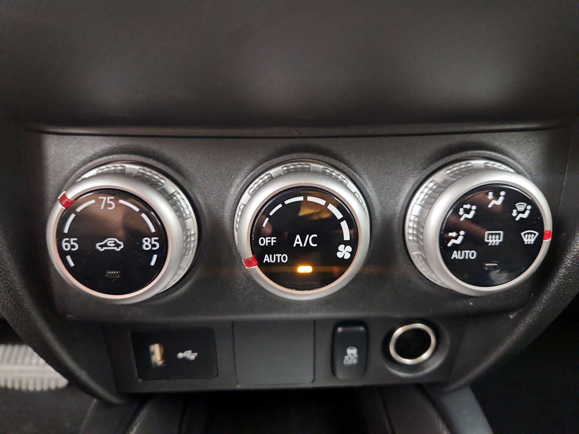 Thumbnail: 2023 Mitsubishi Outlander Sport - 16