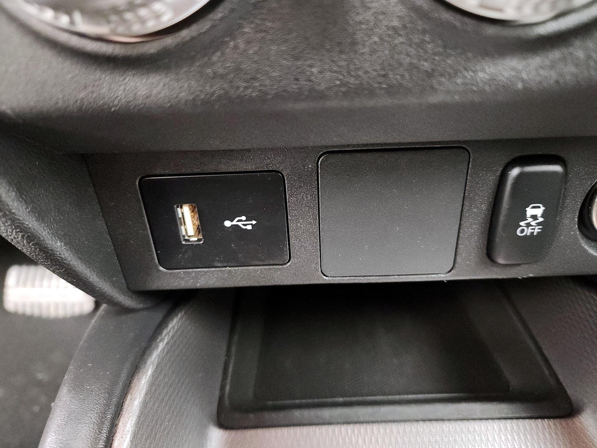 Thumbnail: 2023 Mitsubishi Outlander Sport - 18