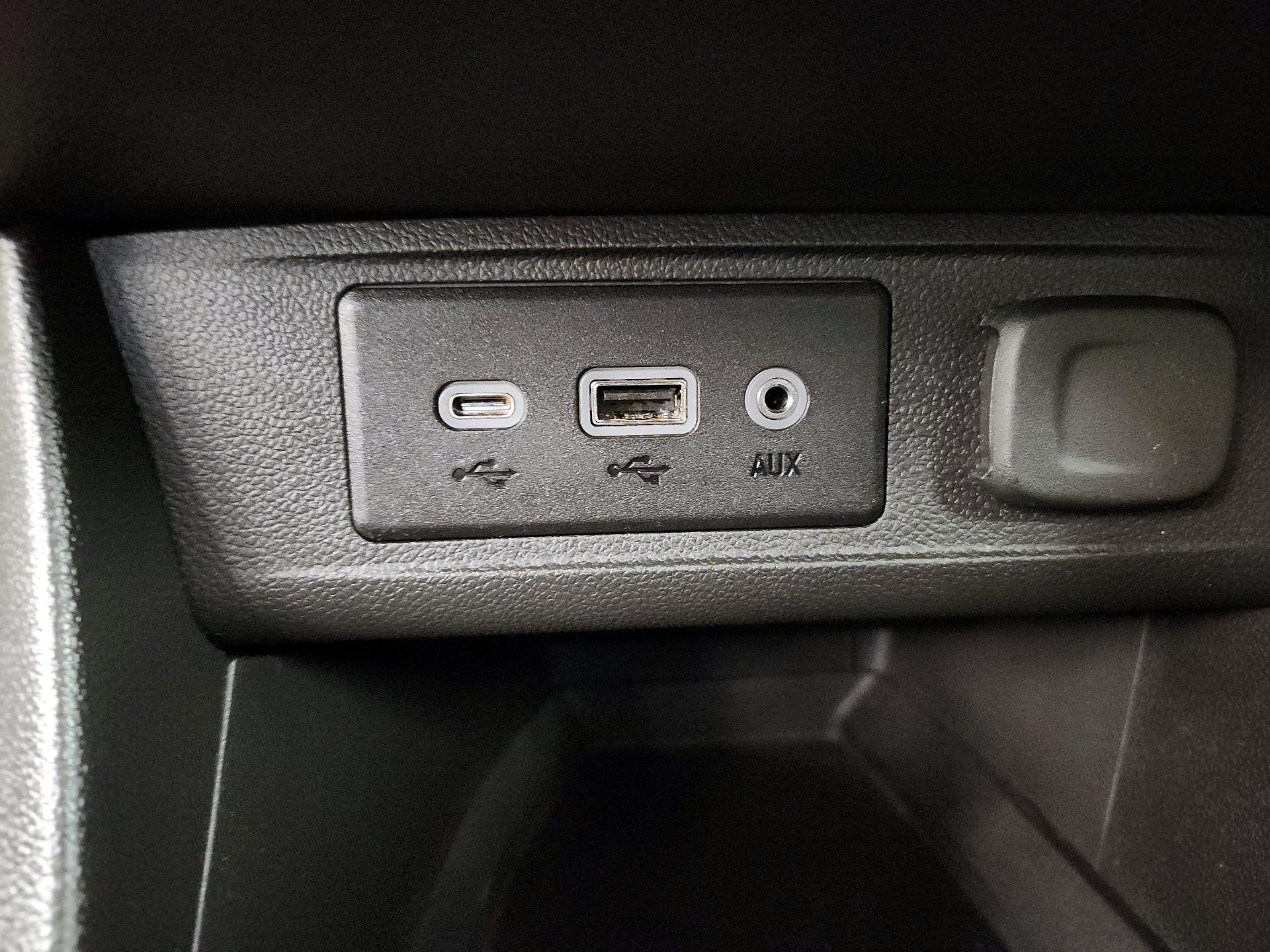 Thumbnail: 2021 Buick Encore GX - 18