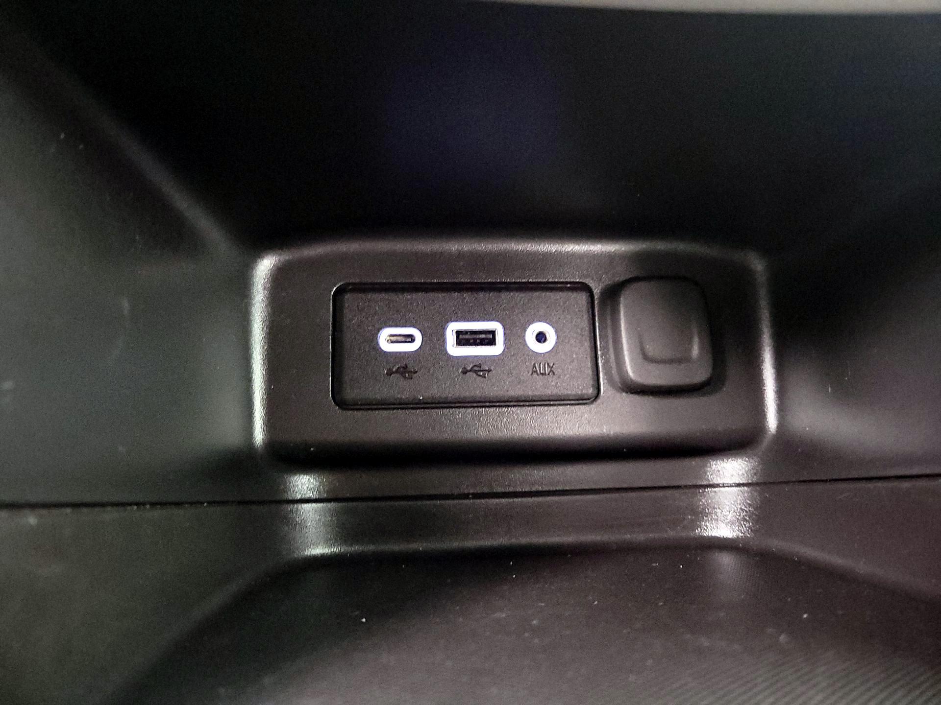 Thumbnail: 2021 Chevrolet Equinox - 18