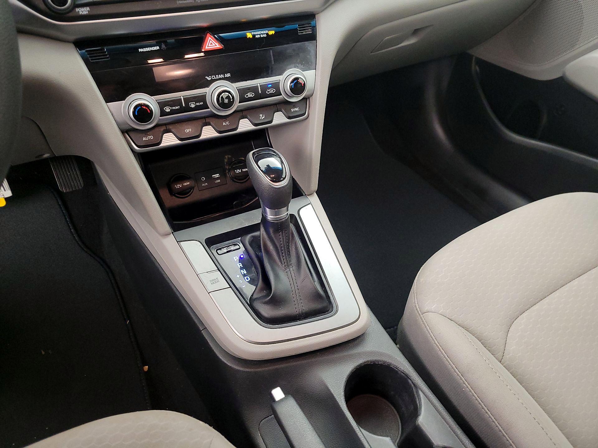 Thumbnail: 2020 Hyundai Elantra - 17