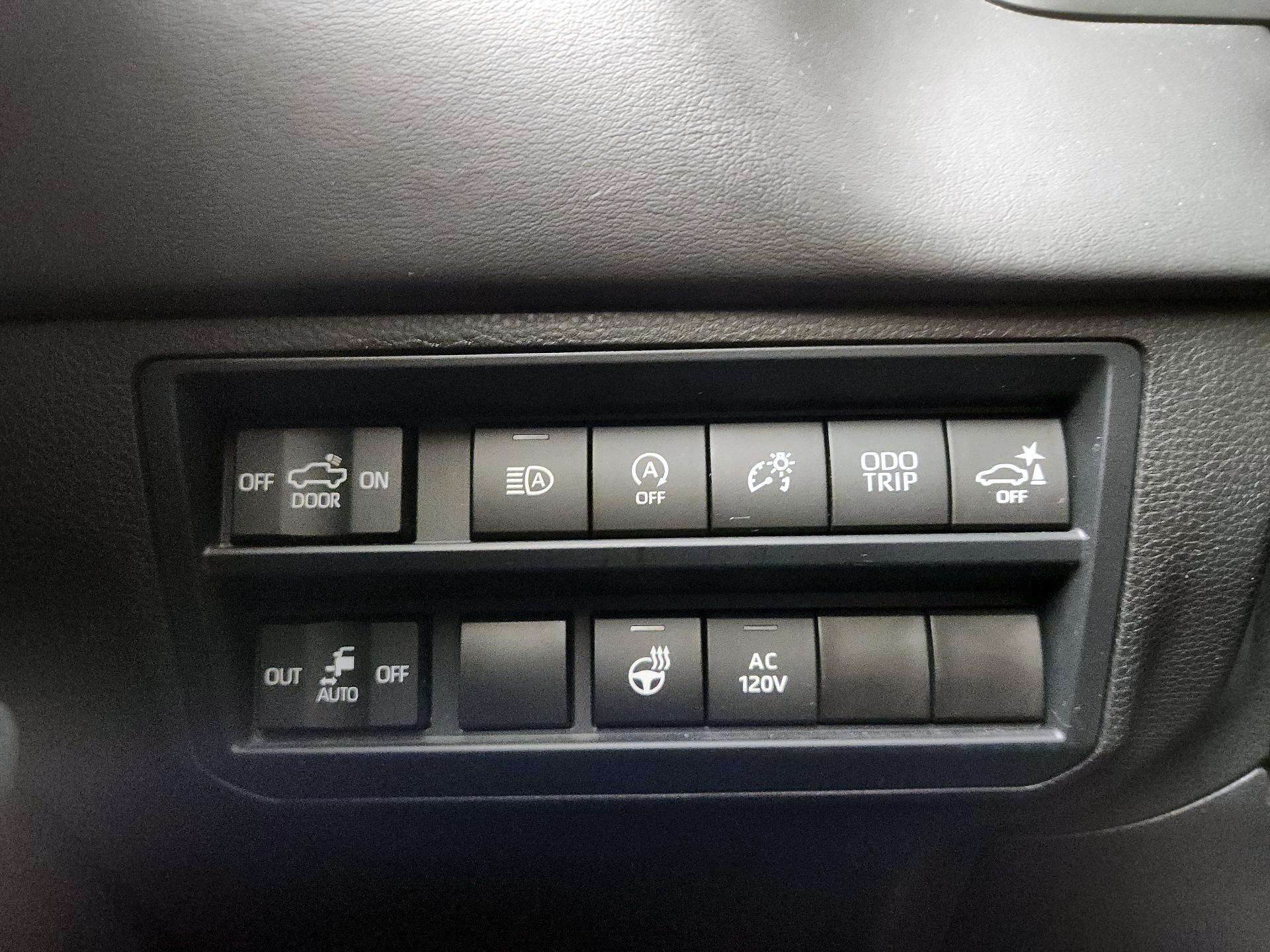 Thumbnail: 2022 Toyota Tundra - 13