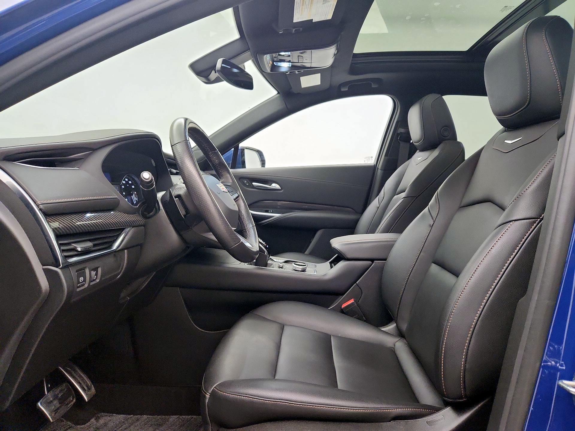 Thumbnail: 2023 Cadillac XT4 - 11