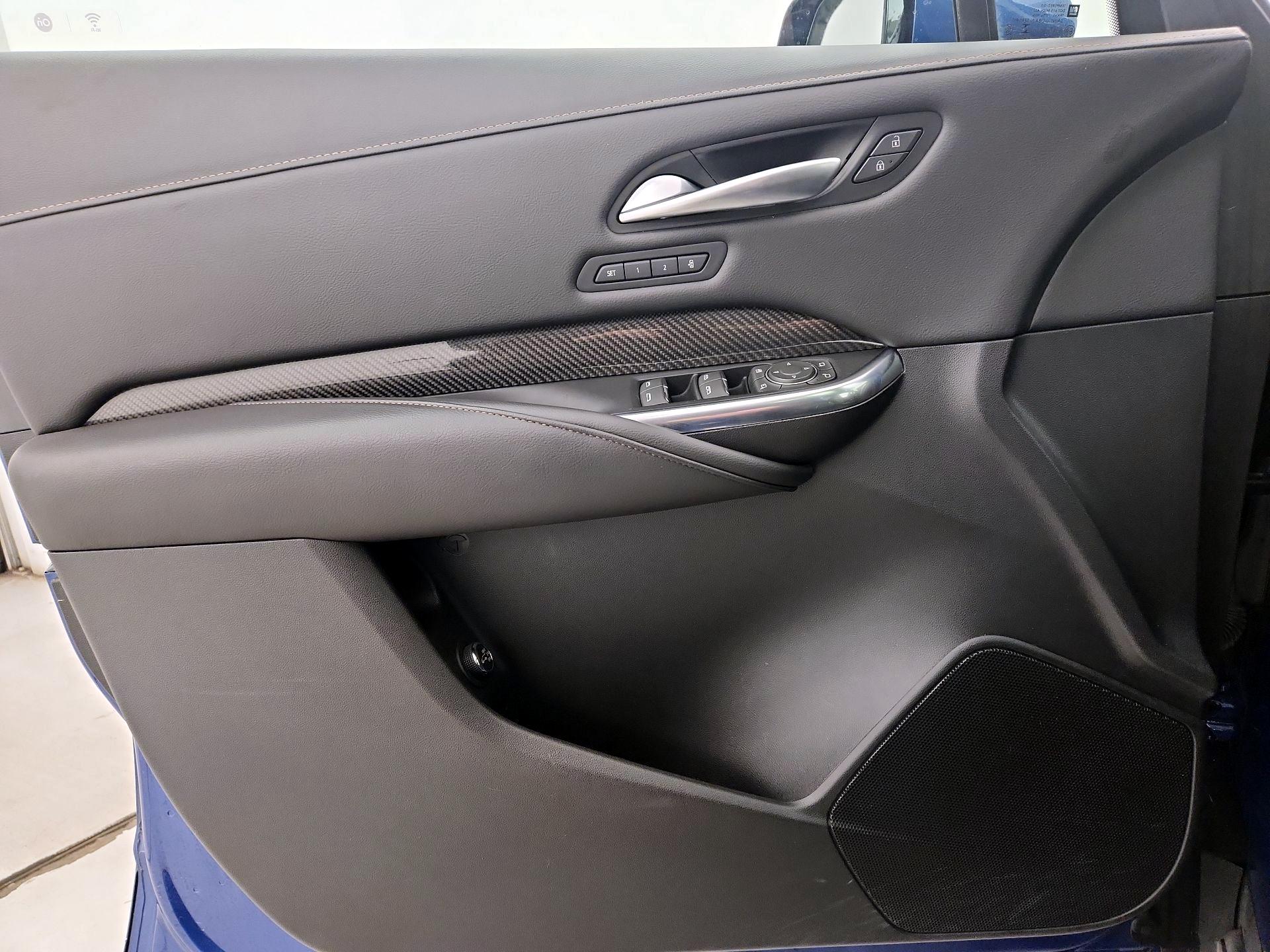 Thumbnail: 2023 Cadillac XT4 - 12