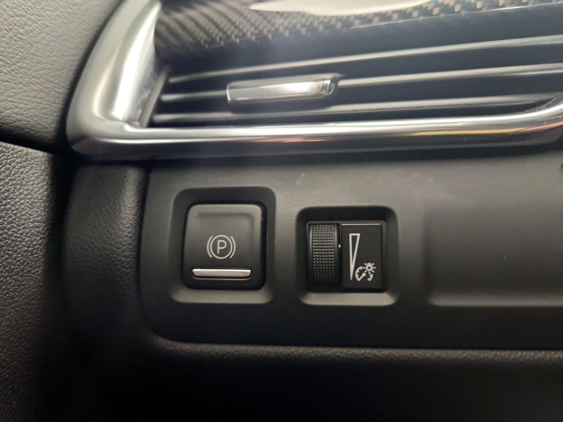 Thumbnail: 2023 Cadillac XT4 - 13