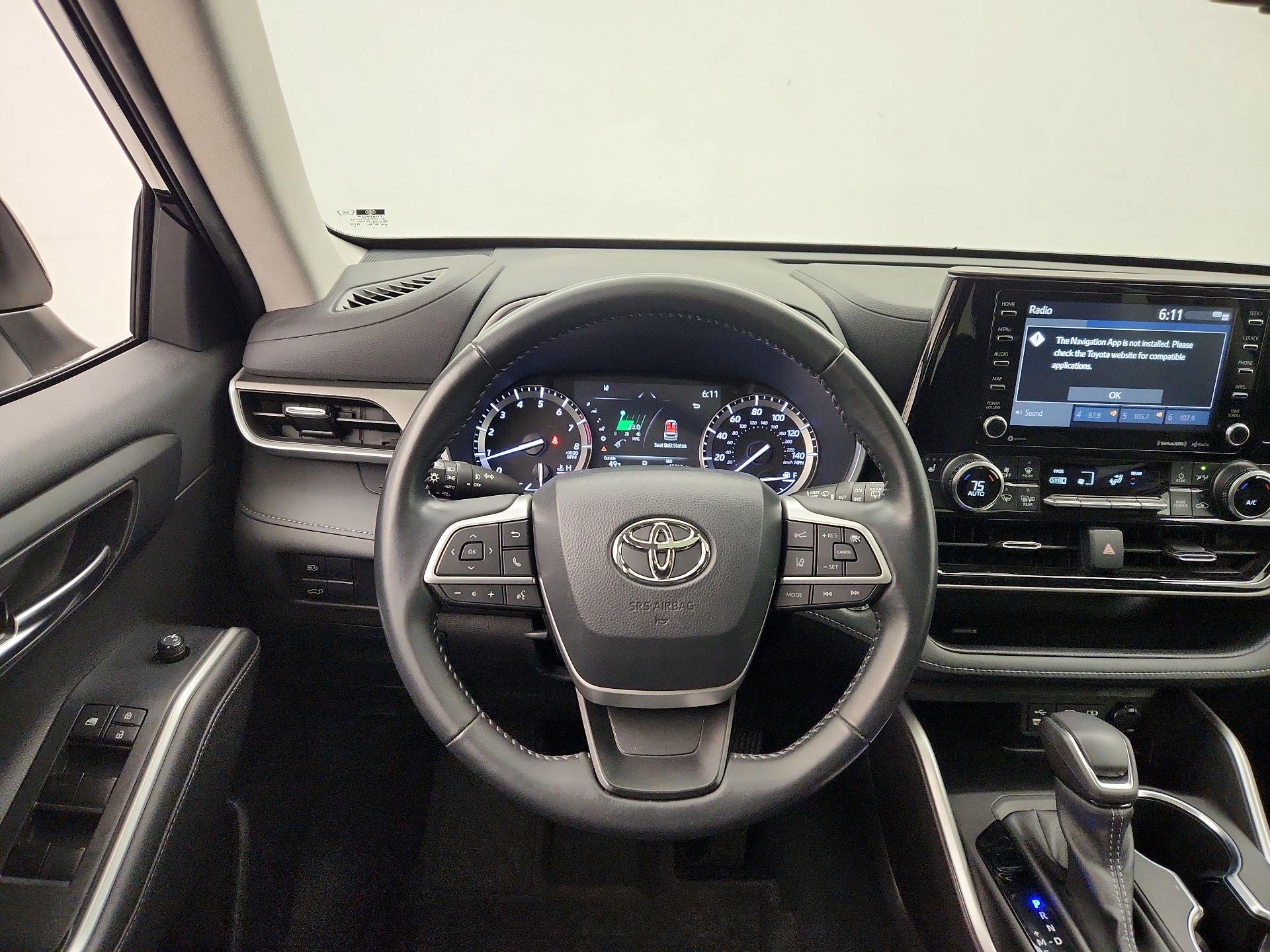 Thumbnail: 2022 Toyota Highlander - 10