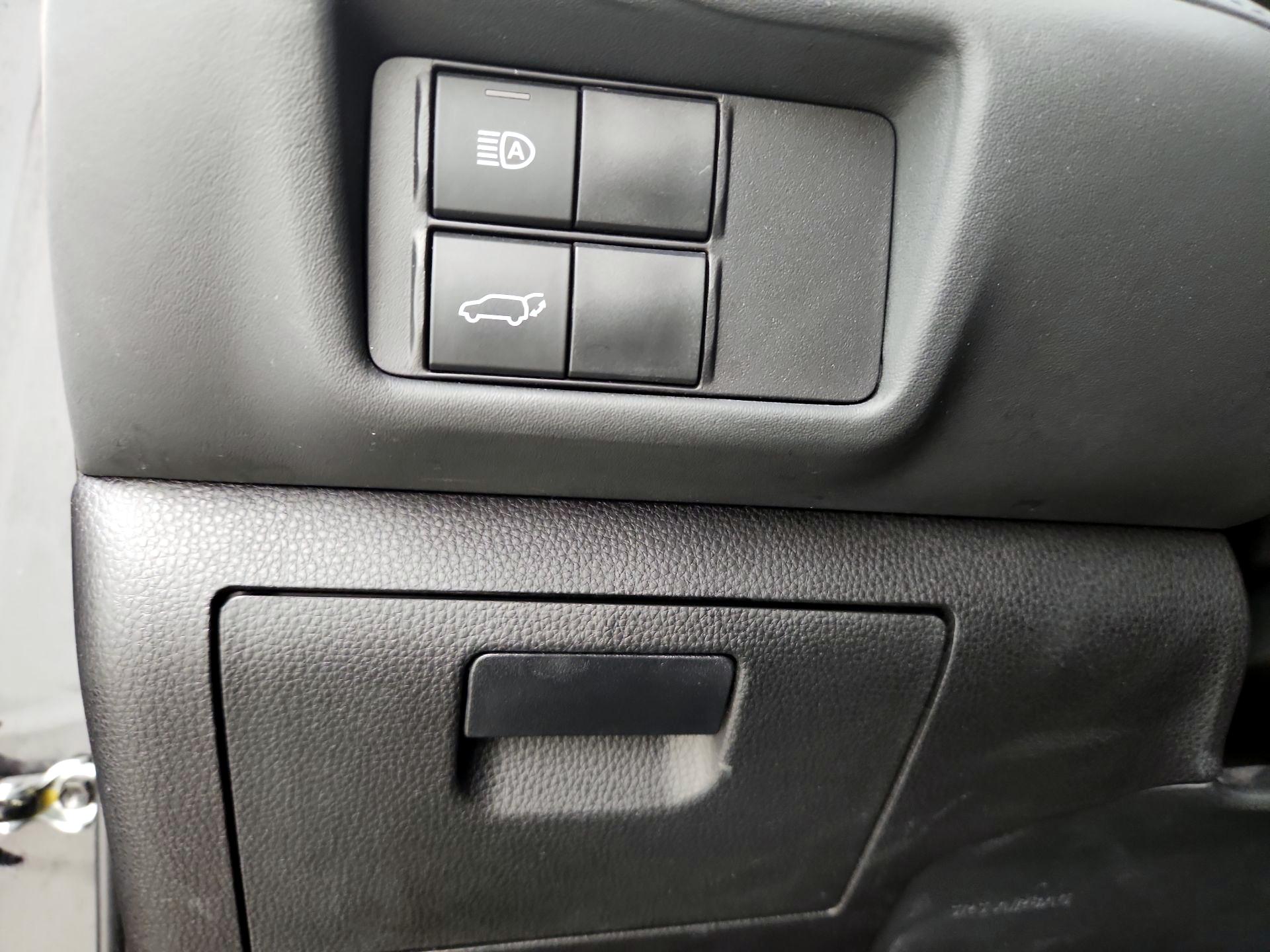 Thumbnail: 2022 Toyota Highlander - 13