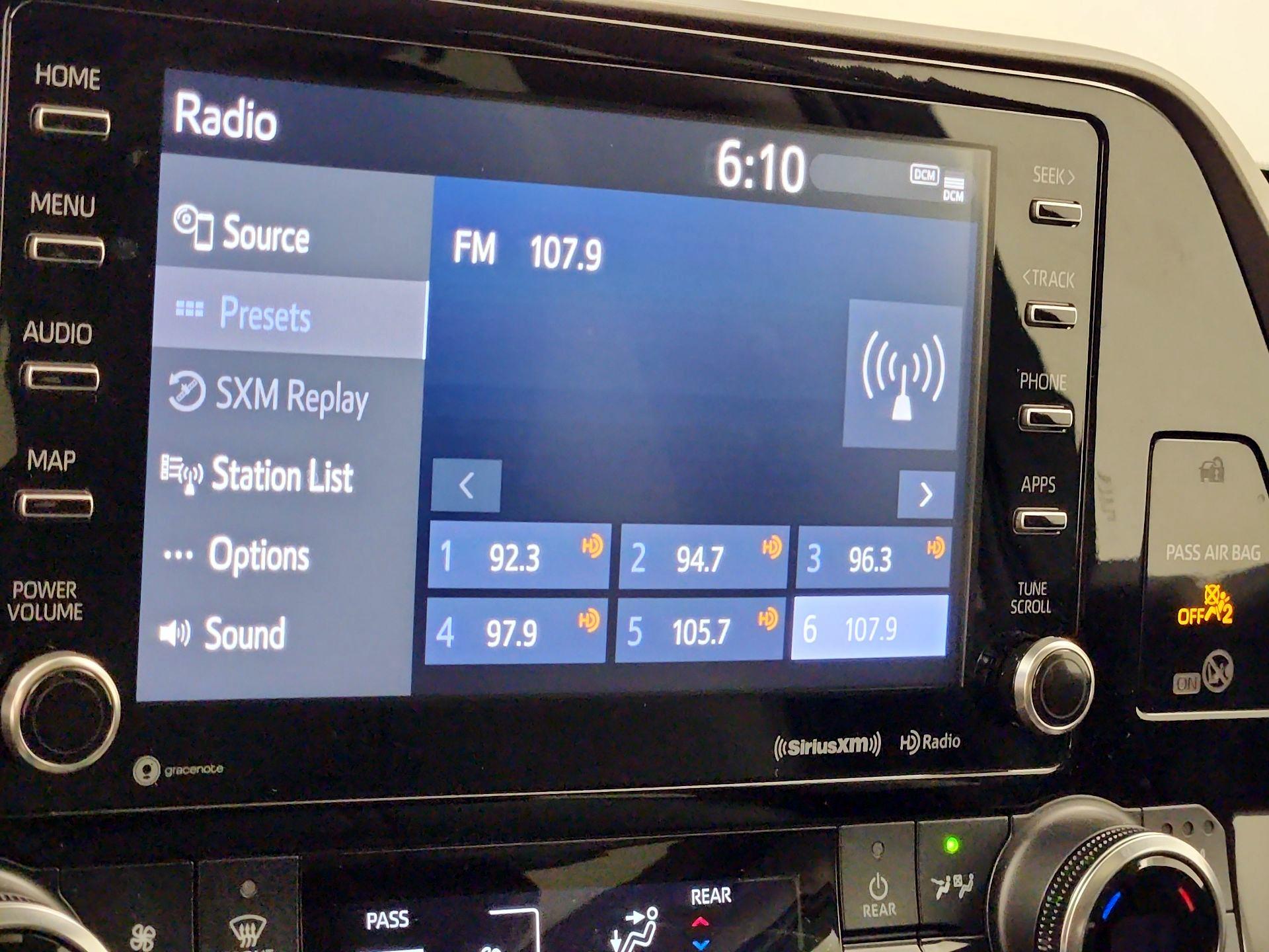 Thumbnail: 2022 Toyota Highlander - 15