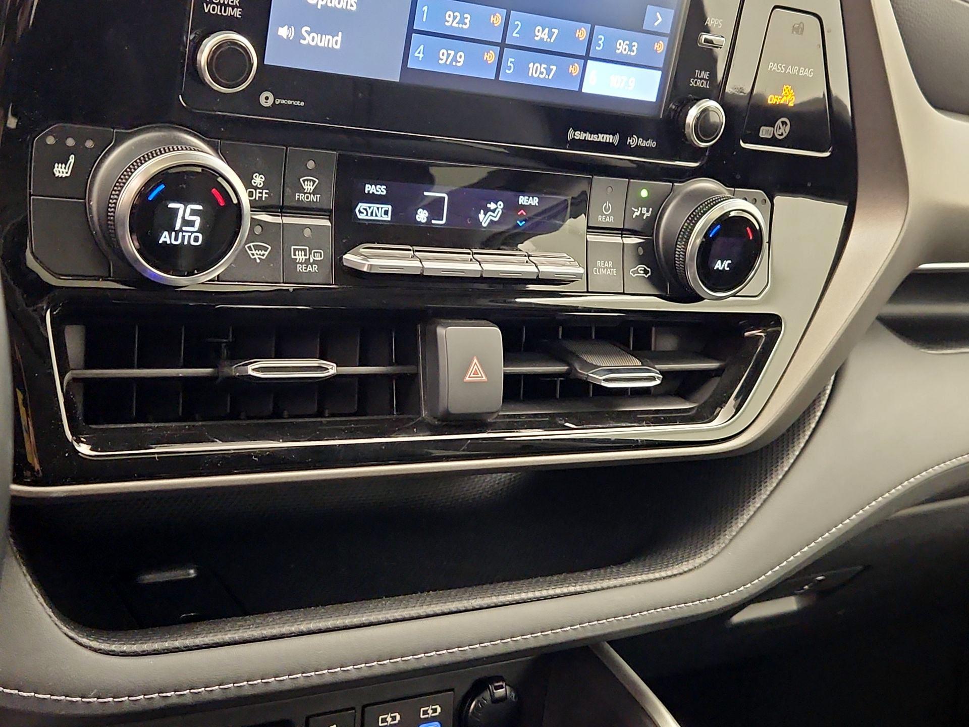 Thumbnail: 2022 Toyota Highlander - 16