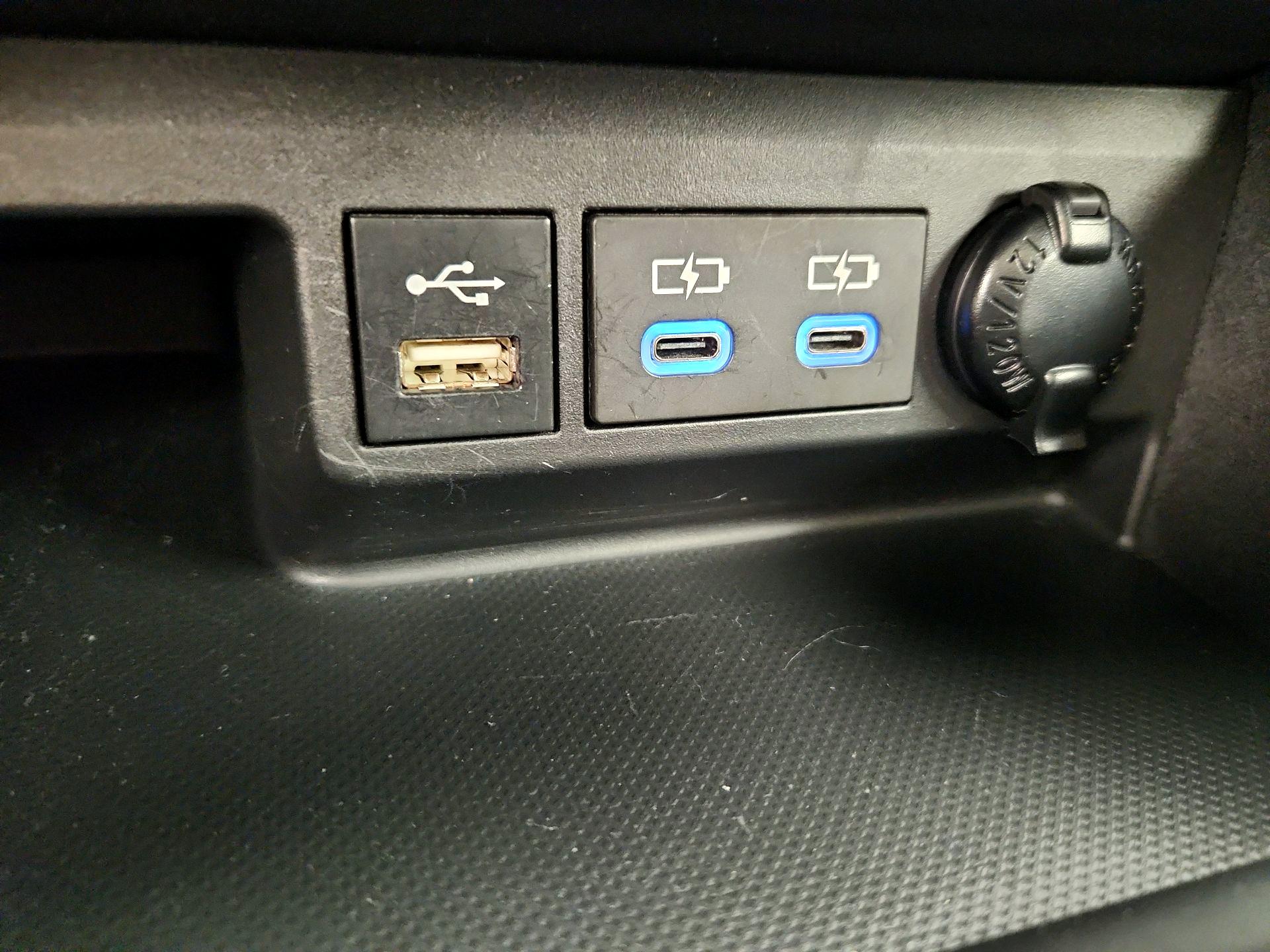 Thumbnail: 2022 Toyota Highlander - 18