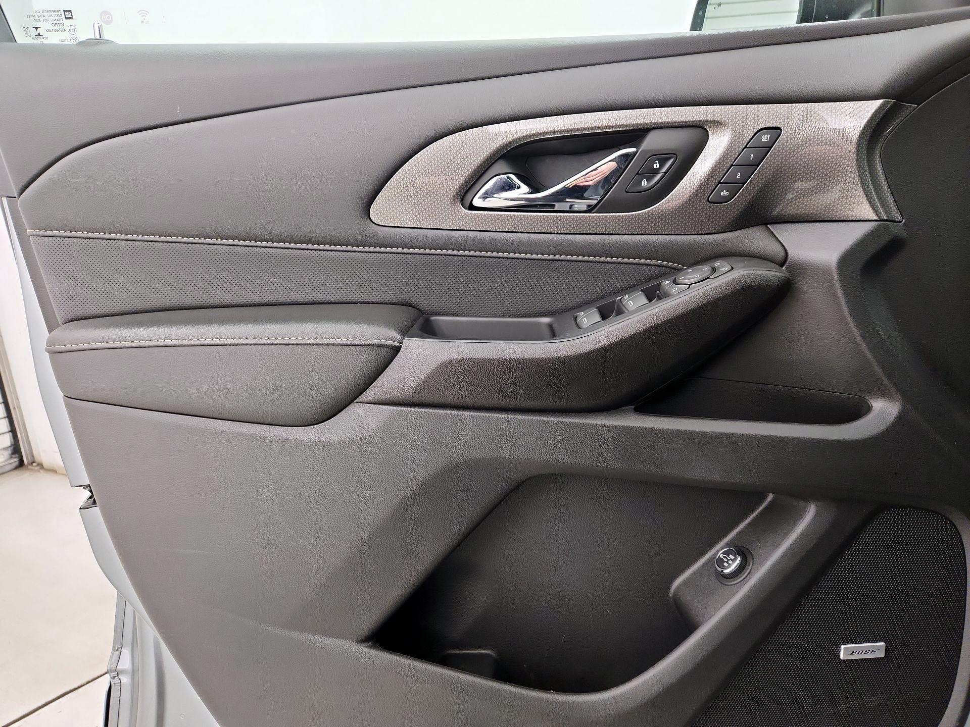 Thumbnail: 2023 Chevrolet Traverse - 12