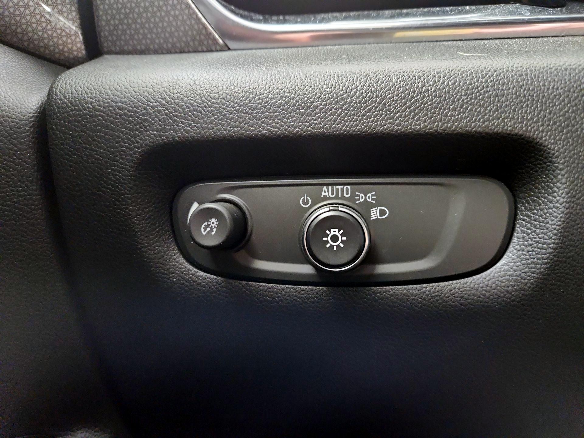 Thumbnail: 2023 Chevrolet Traverse - 13