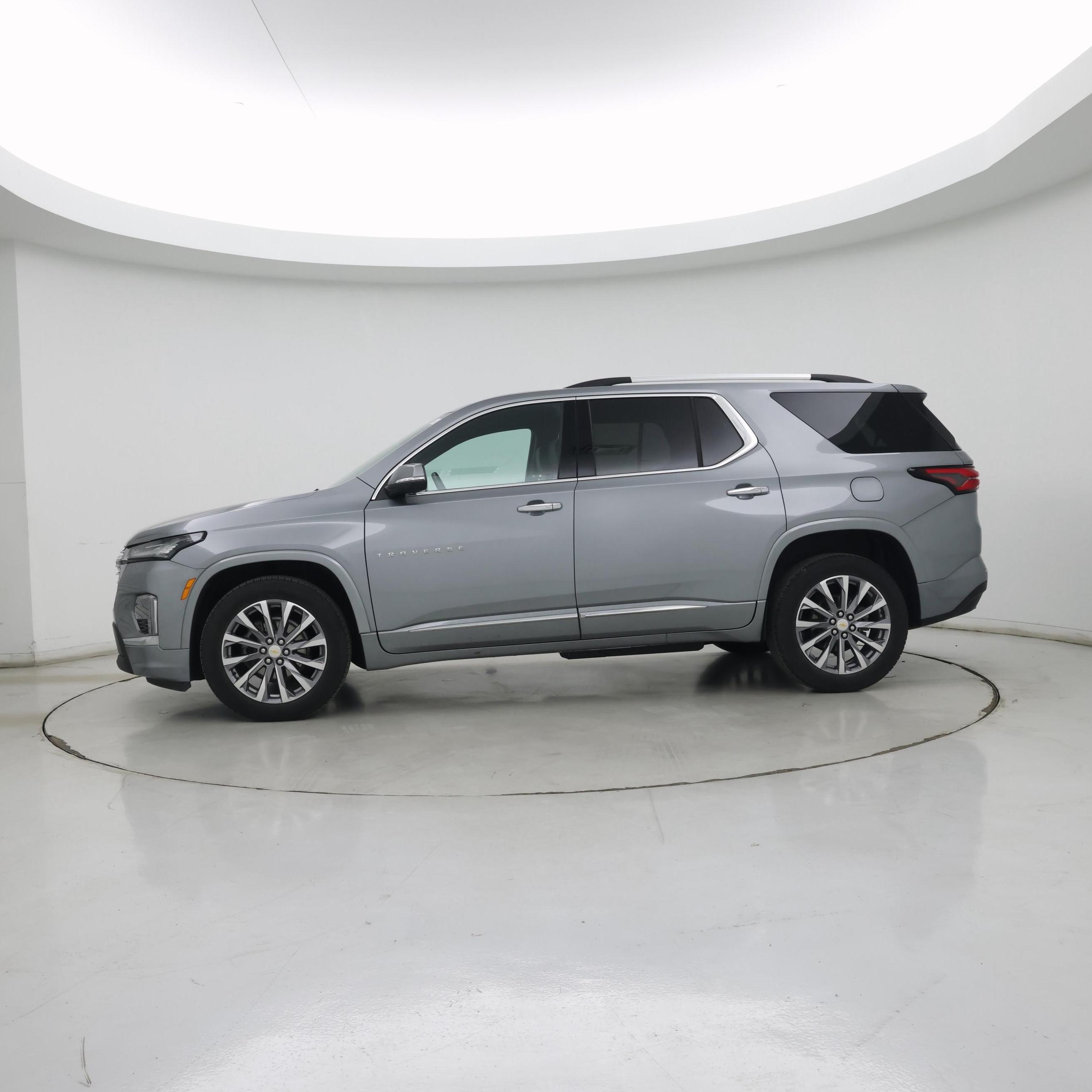 Thumbnail: 2023 Chevrolet Traverse - 3