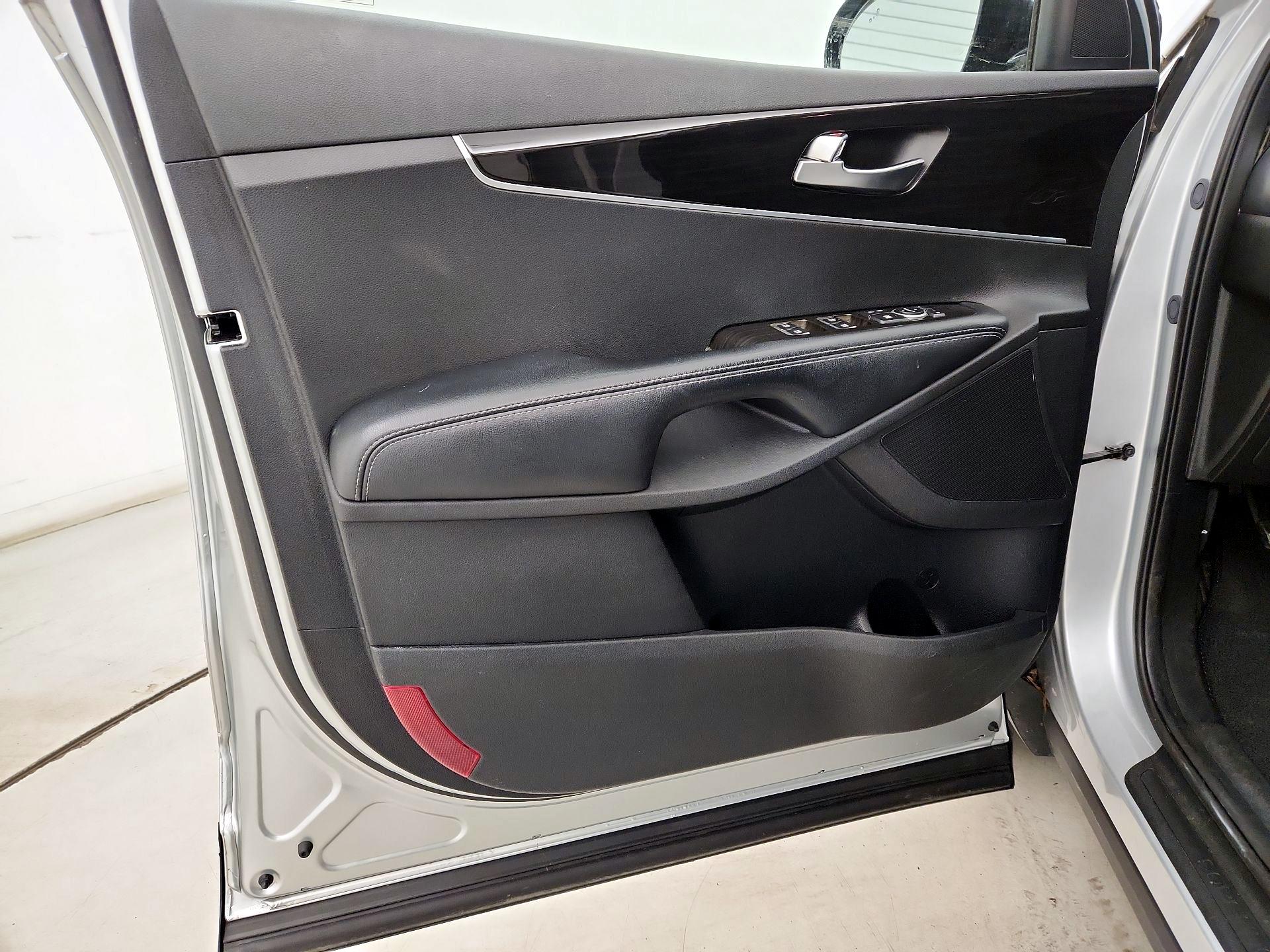 Thumbnail: 2019 Kia Sorento - 12