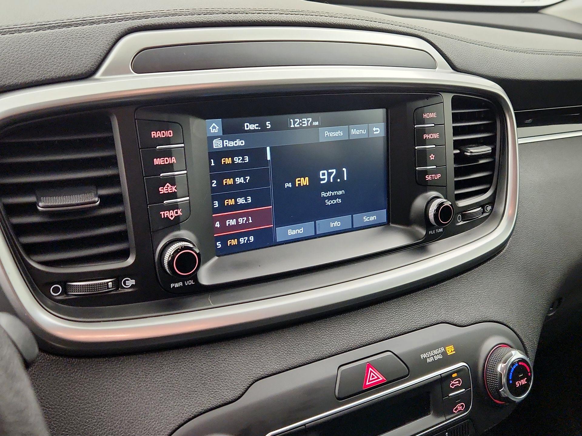 Thumbnail: 2019 Kia Sorento - 15