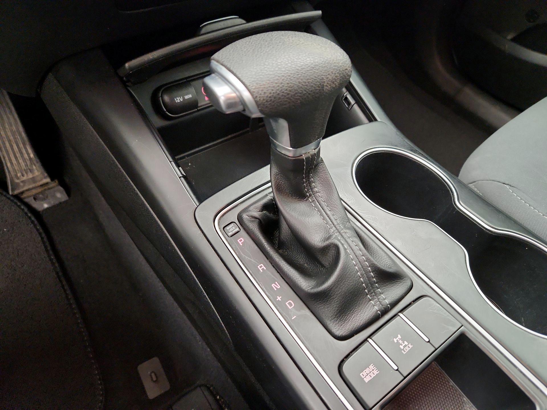 Thumbnail: 2019 Kia Sorento - 17