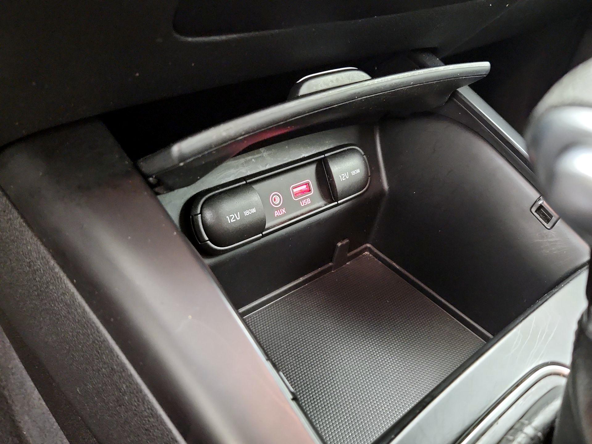 Thumbnail: 2019 Kia Sorento - 18