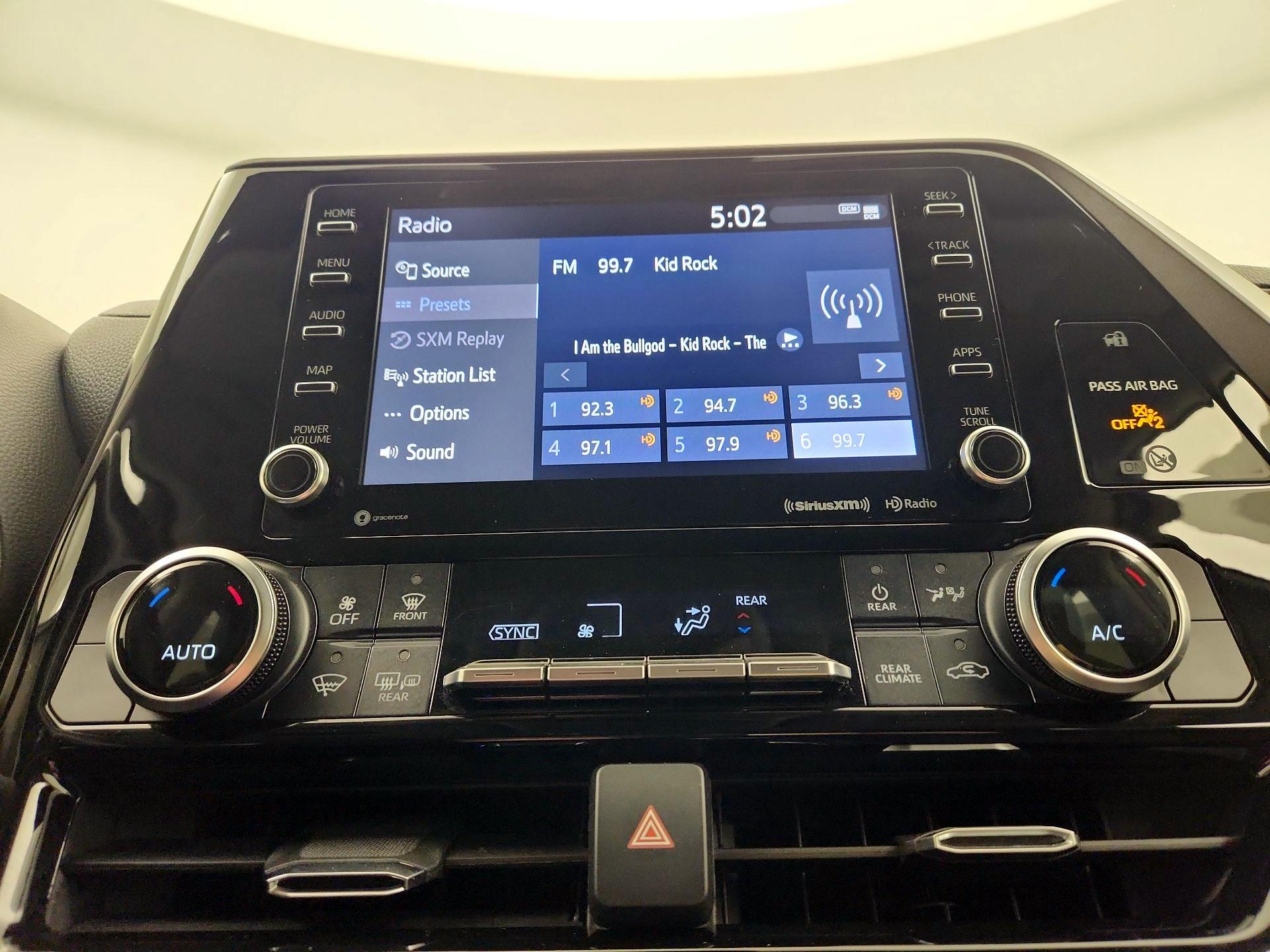 Thumbnail: 2020 Toyota Highlander - 16