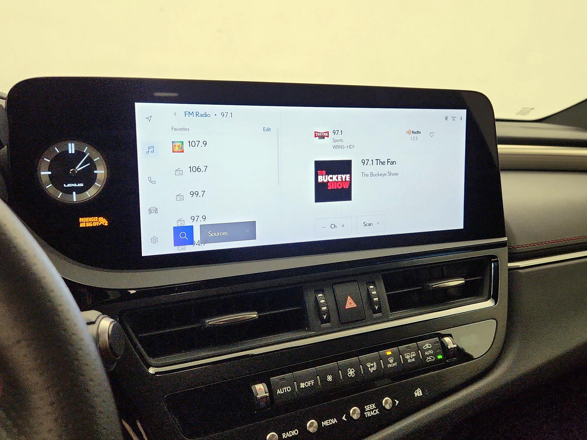 Thumbnail: 2024 Lexus ES - 15