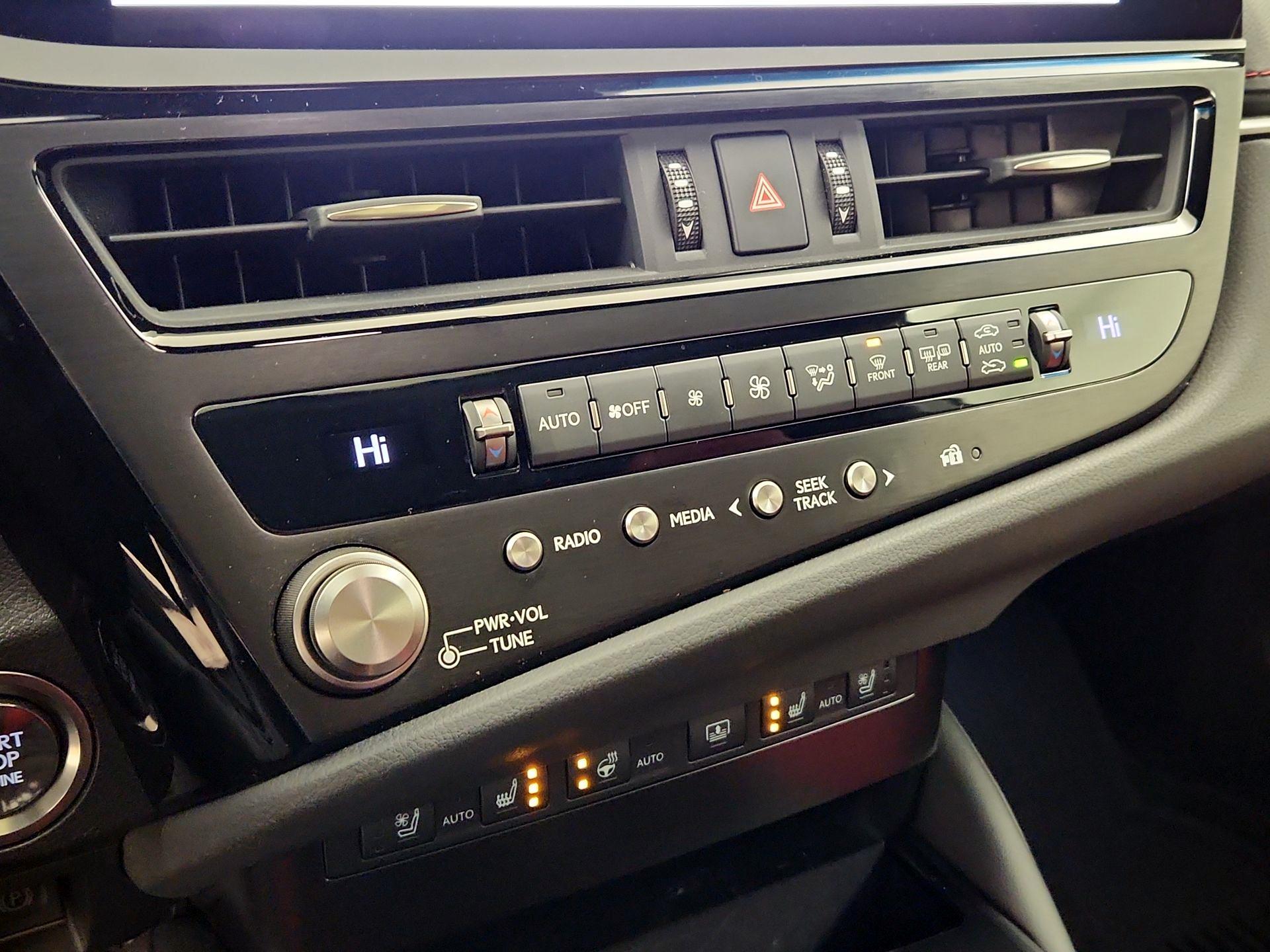 Thumbnail: 2024 Lexus ES - 16