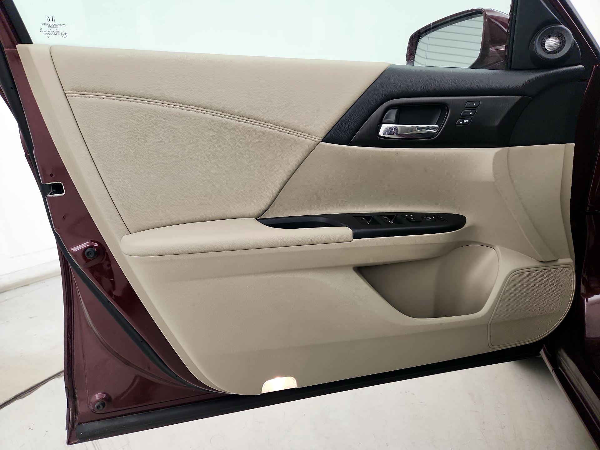 Thumbnail: 2015 Honda Accord - 12