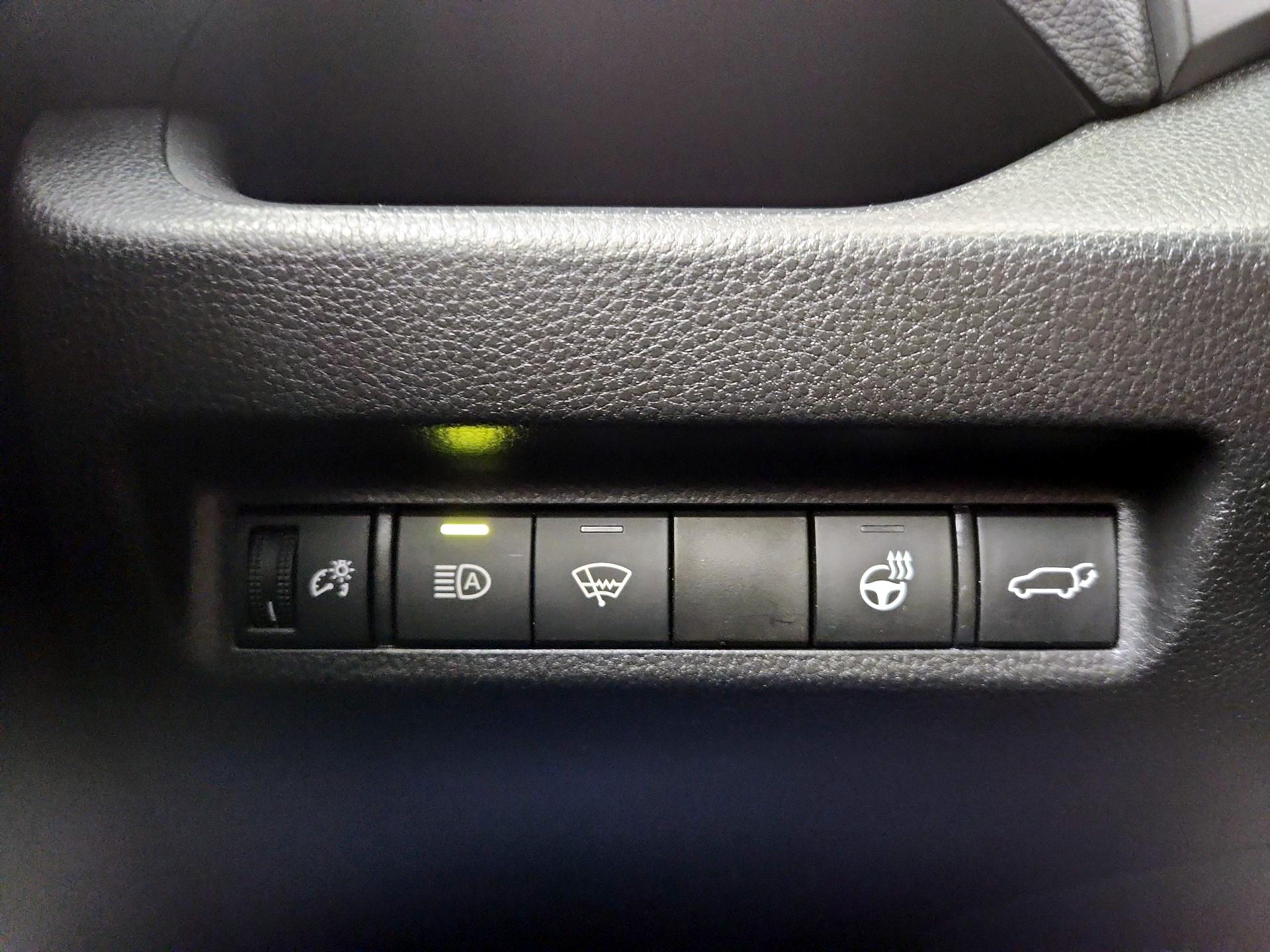 Thumbnail: 2022 Toyota RAV4 - 13