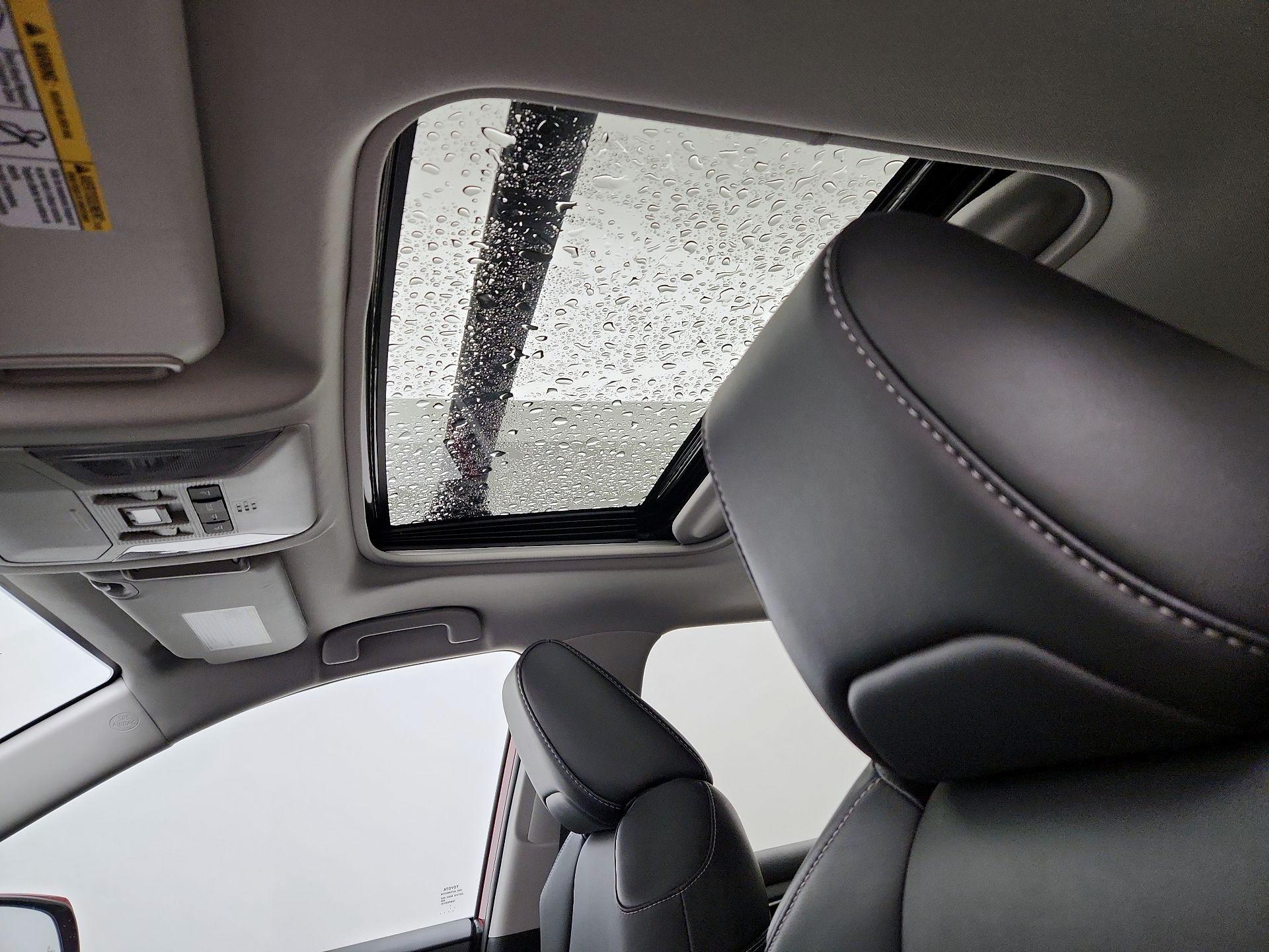 Thumbnail: 2022 Toyota RAV4 - 19