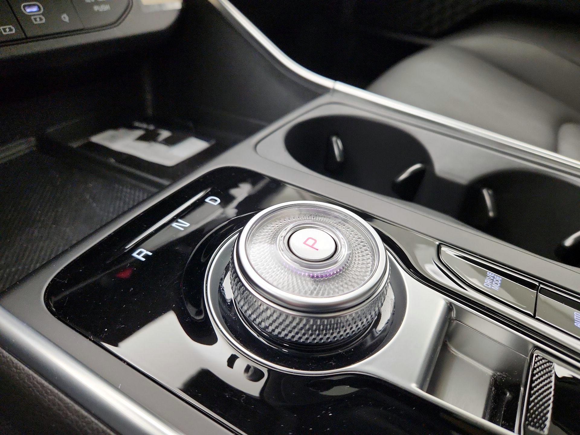 Thumbnail: 2025 Kia Carnival - 18