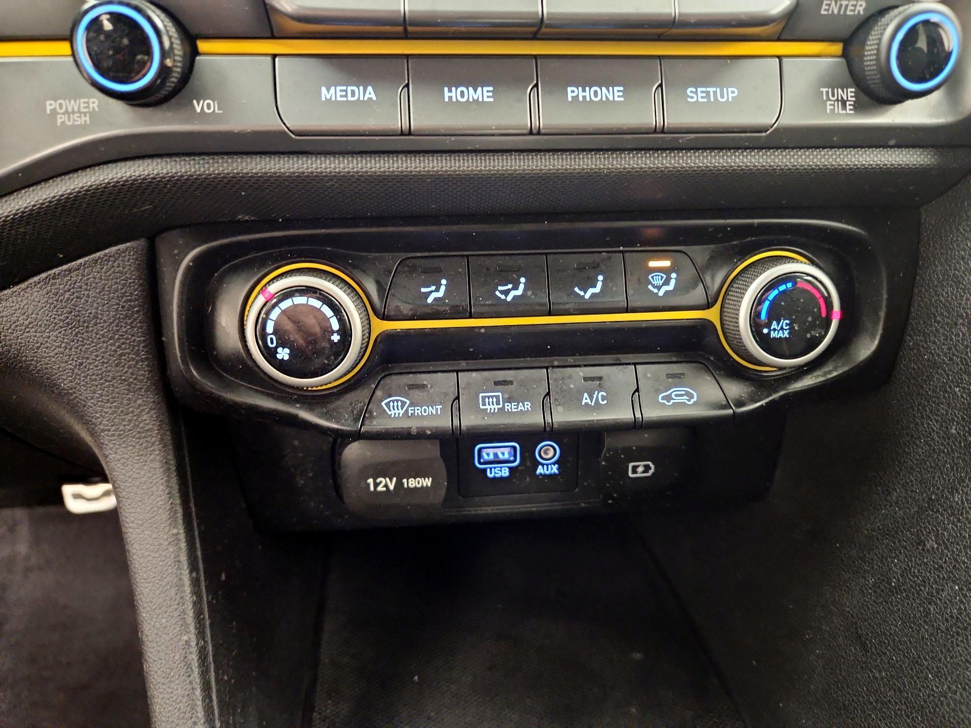 Thumbnail: 2019 Hyundai Veloster - 16