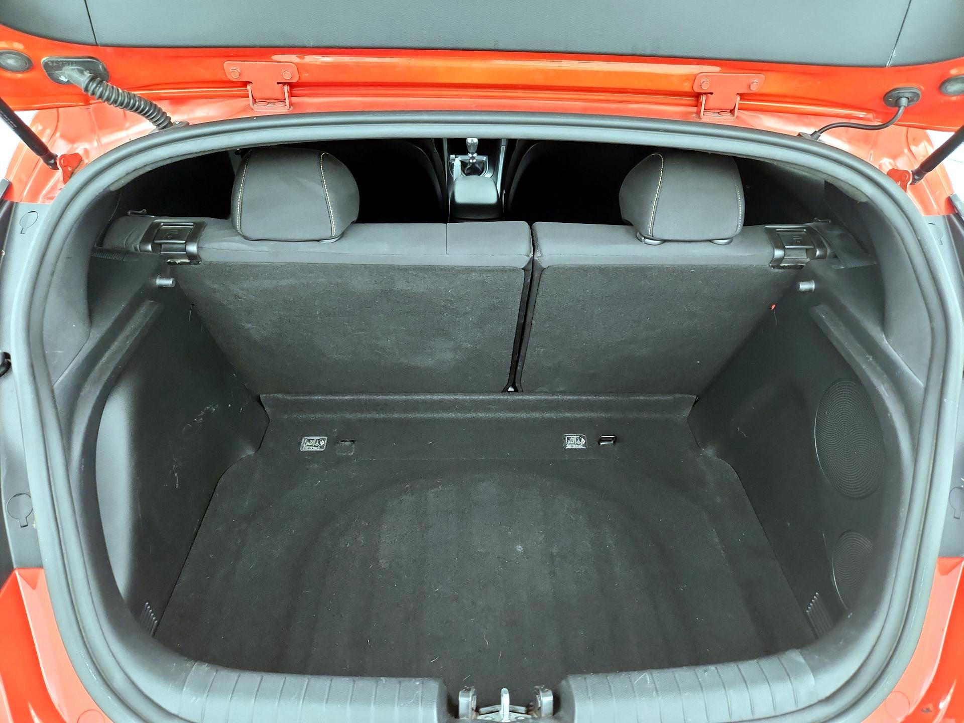 Thumbnail: 2019 Hyundai Veloster - 20