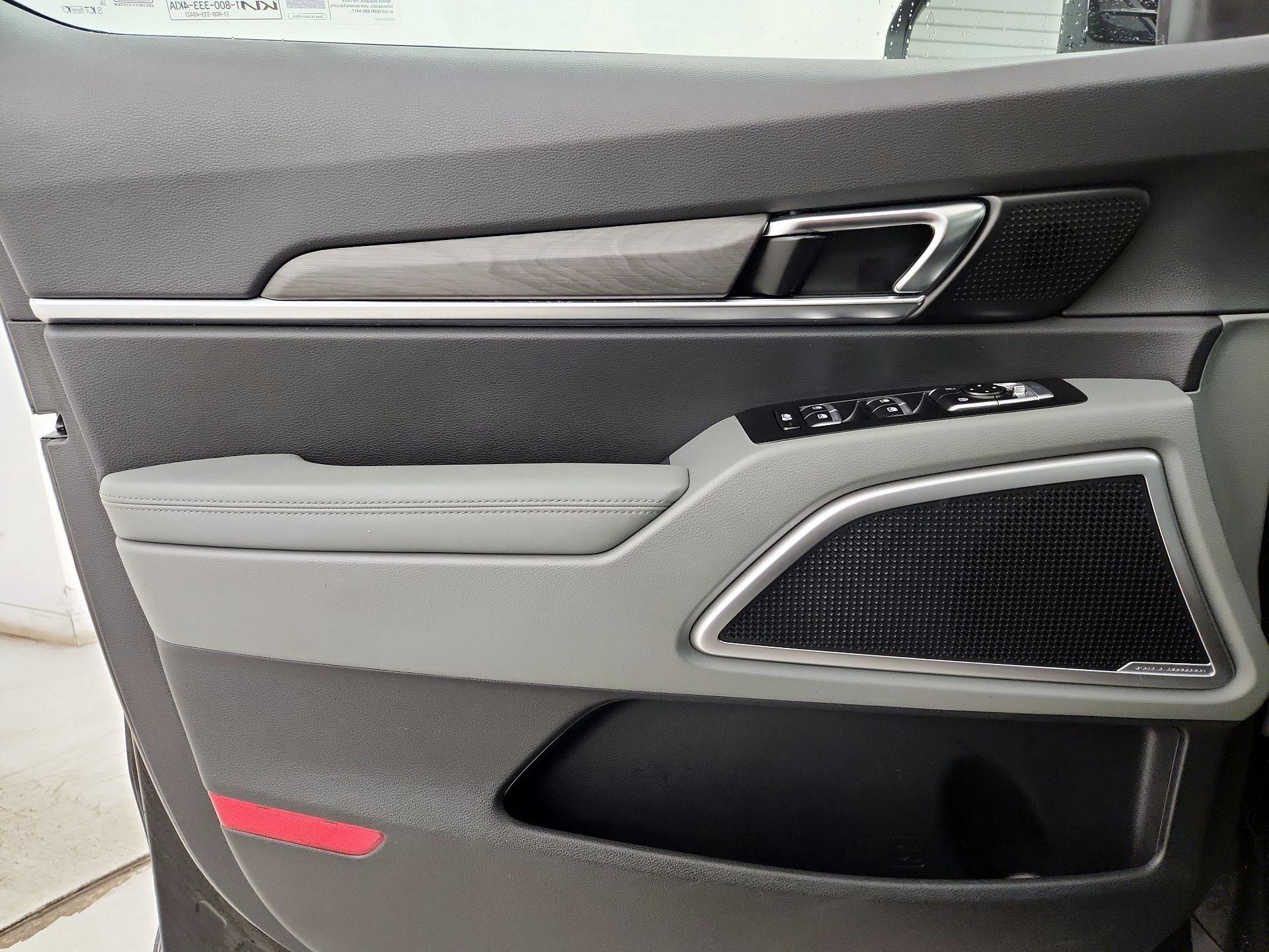 Thumbnail: 2023 Kia Telluride - 12