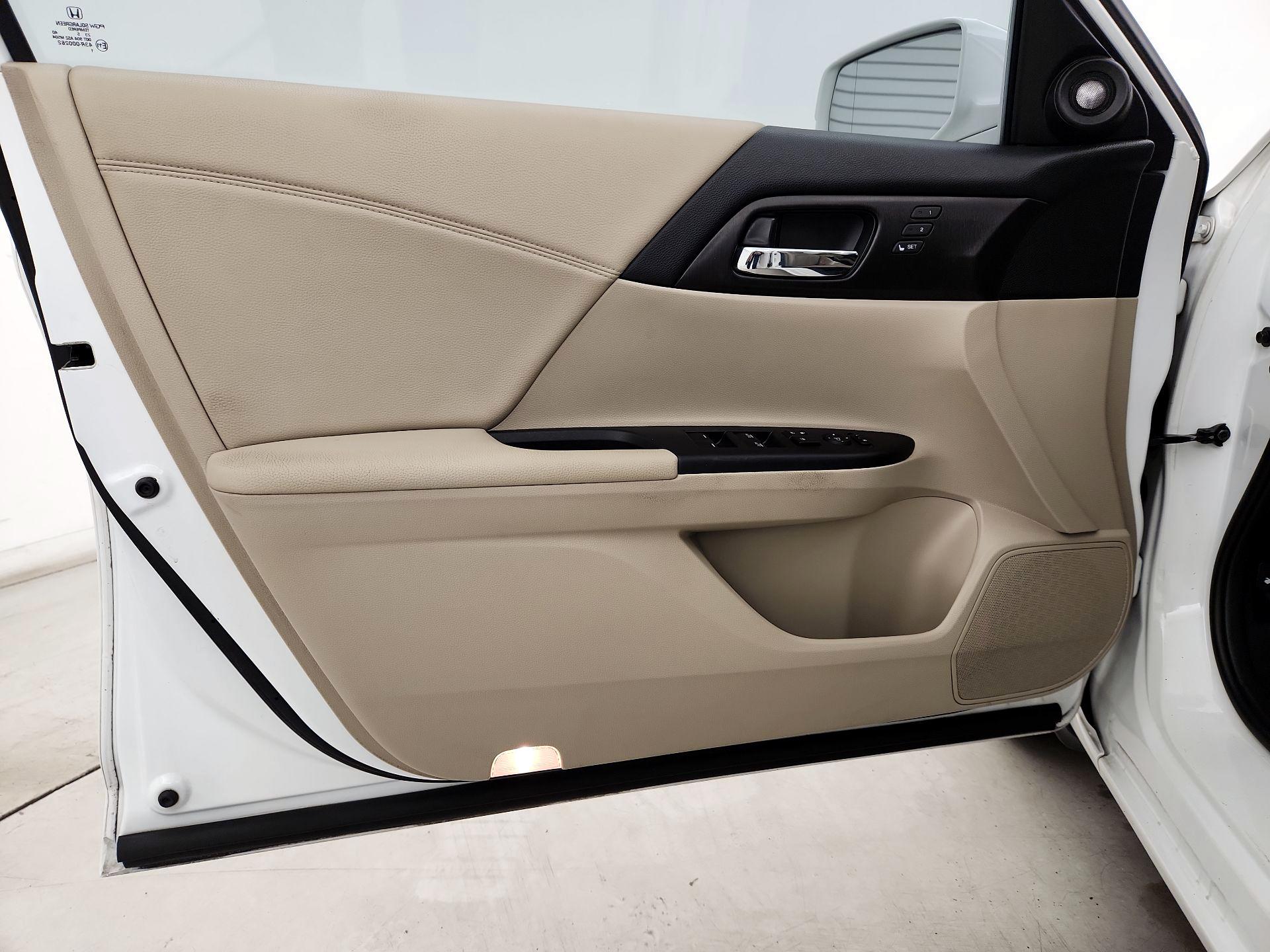 Thumbnail: 2015 Honda Accord - 12