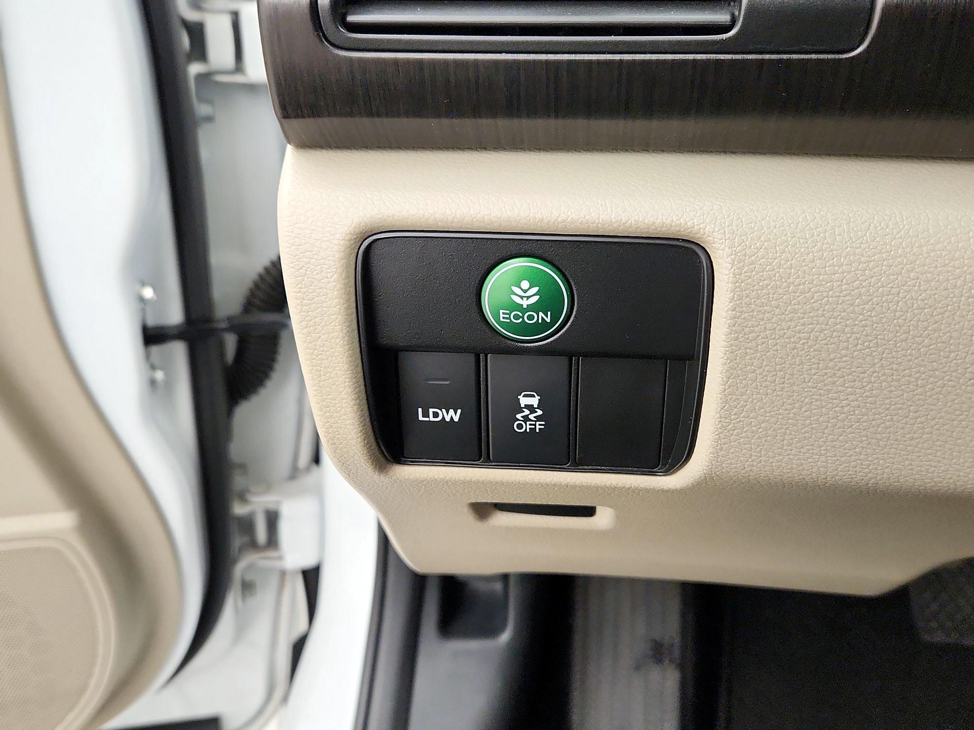 Thumbnail: 2015 Honda Accord - 13