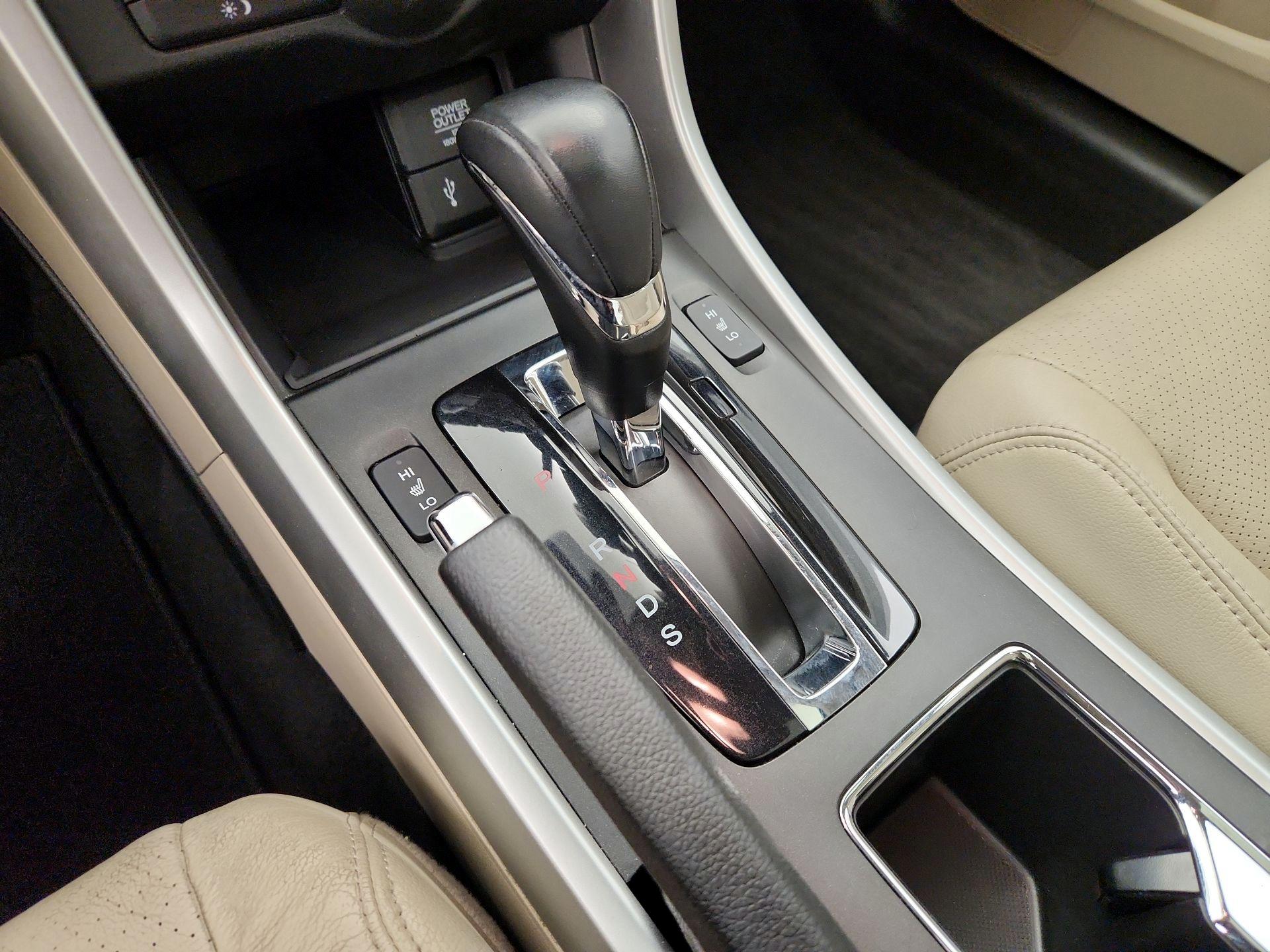 Thumbnail: 2015 Honda Accord - 17