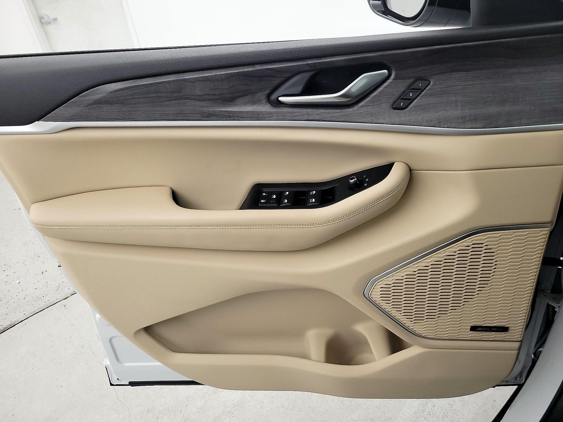 Thumbnail: 2022 Jeep Grand Cherokee - 12