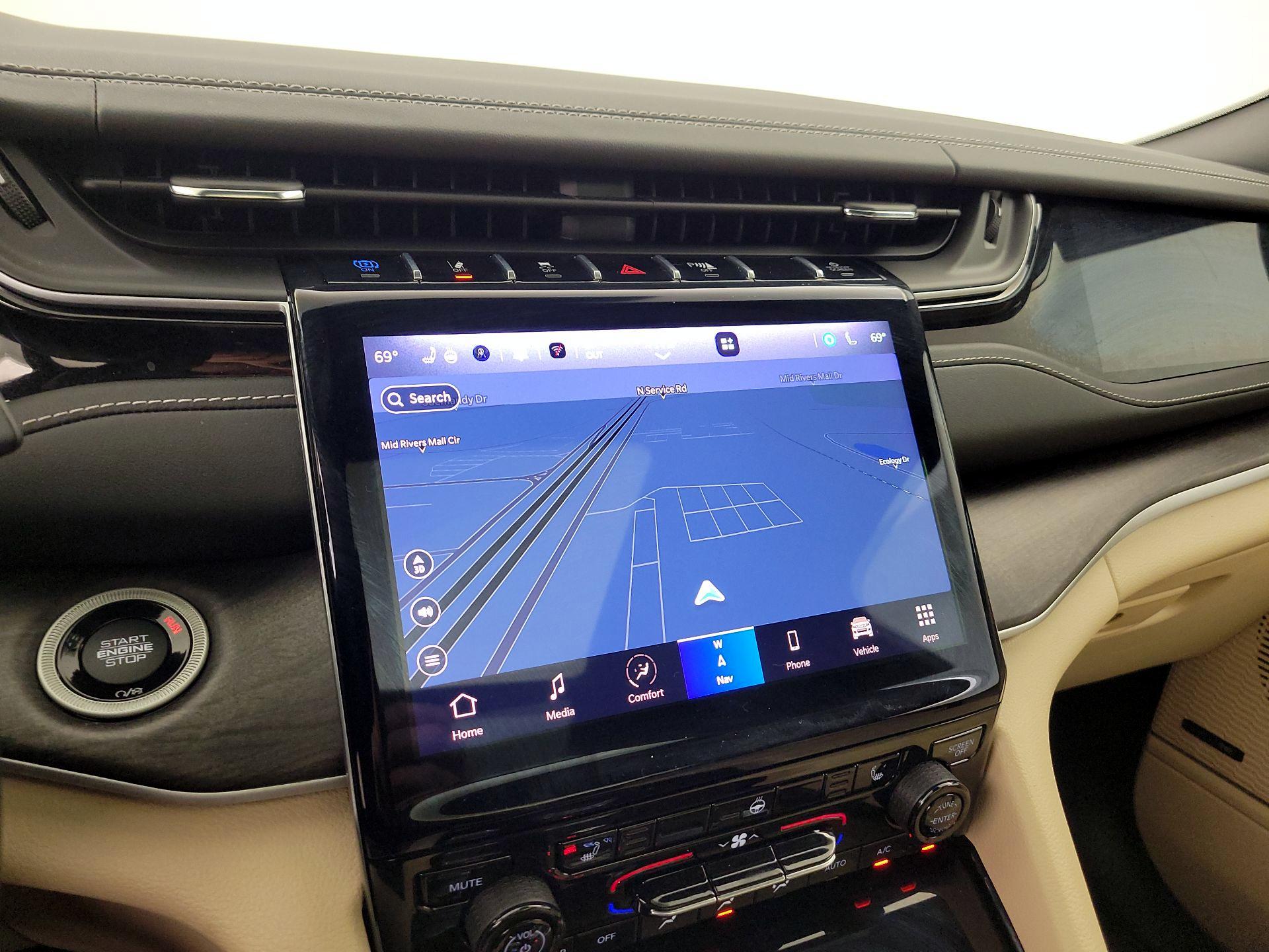 Thumbnail: 2022 Jeep Grand Cherokee - 14