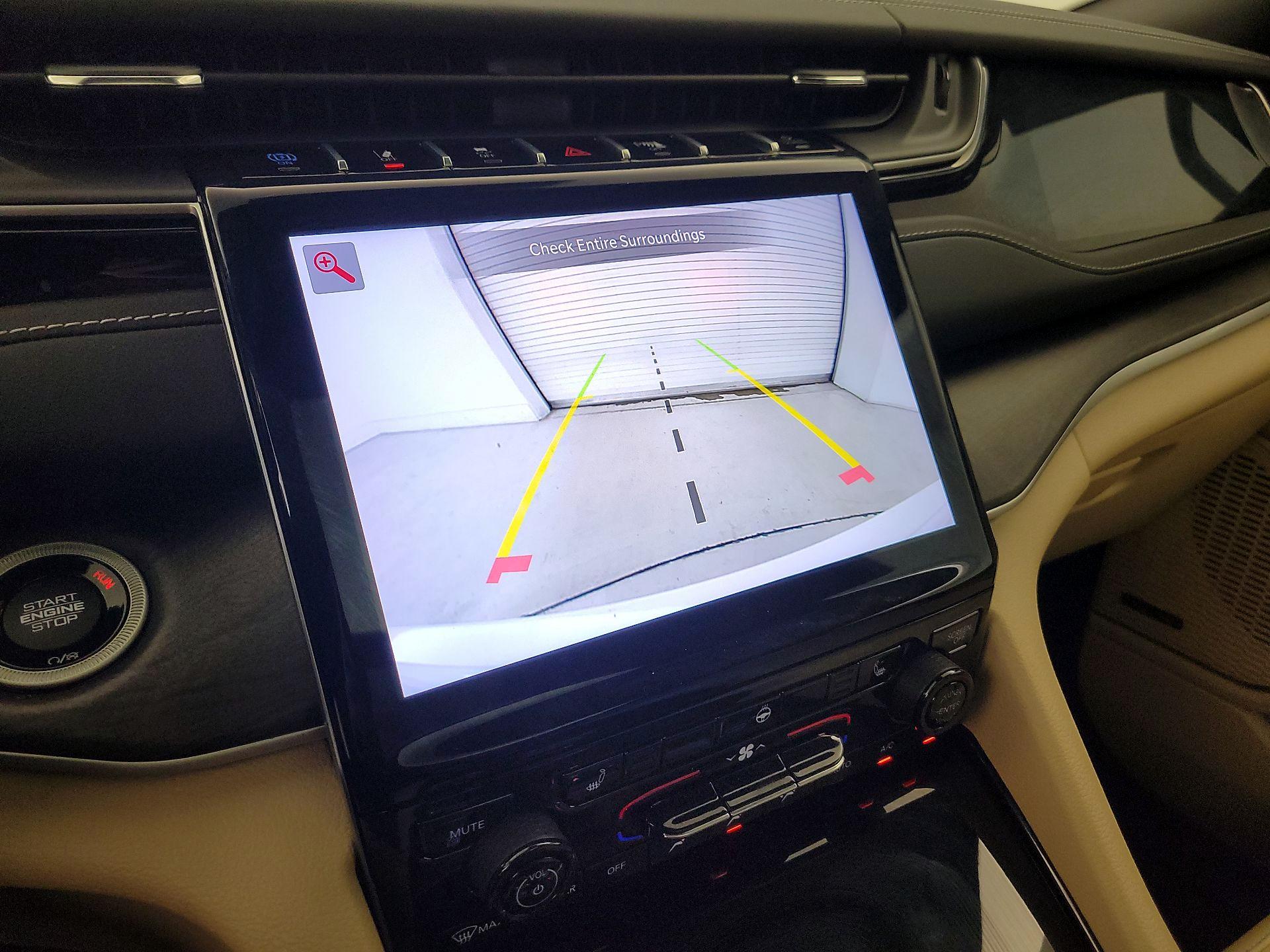 Thumbnail: 2022 Jeep Grand Cherokee - 15