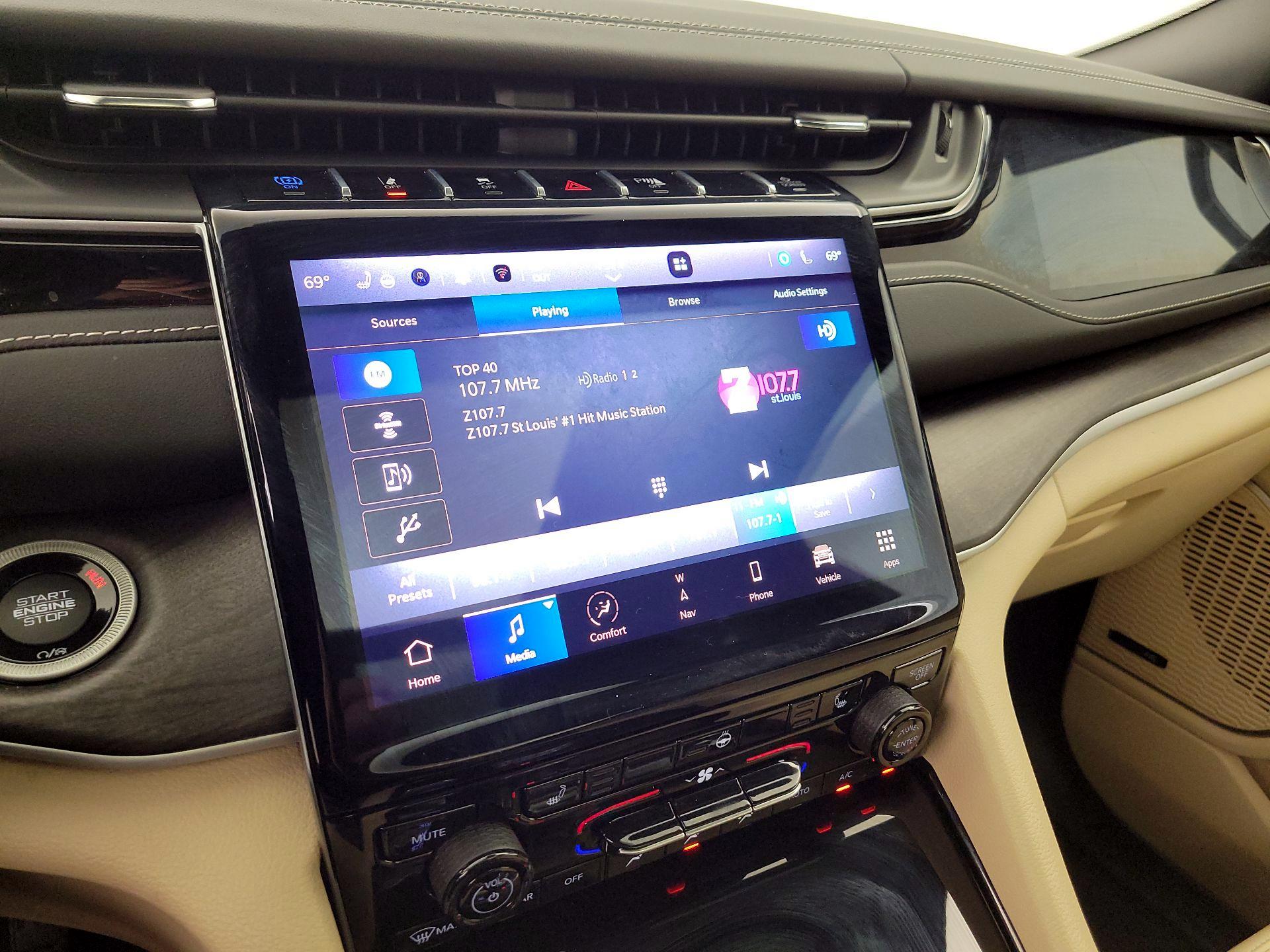 Thumbnail: 2022 Jeep Grand Cherokee - 16