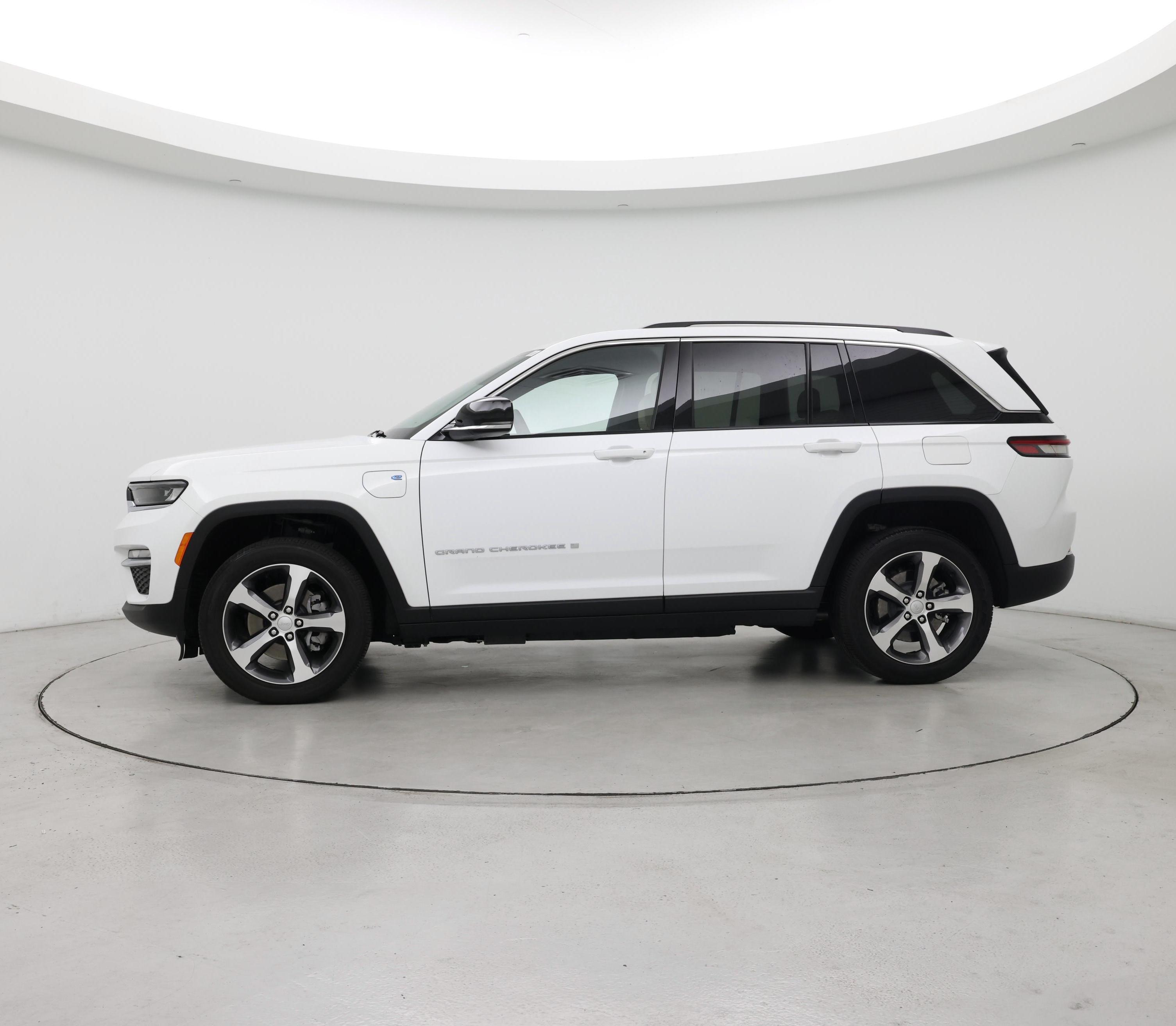 Thumbnail: 2022 Jeep Grand Cherokee - 3